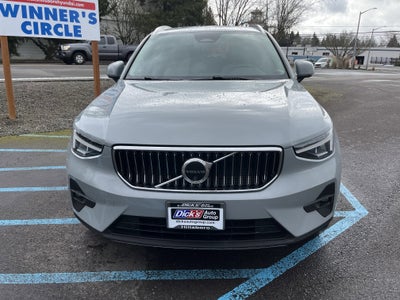 2024 Volvo XC40 Plus Bright Theme