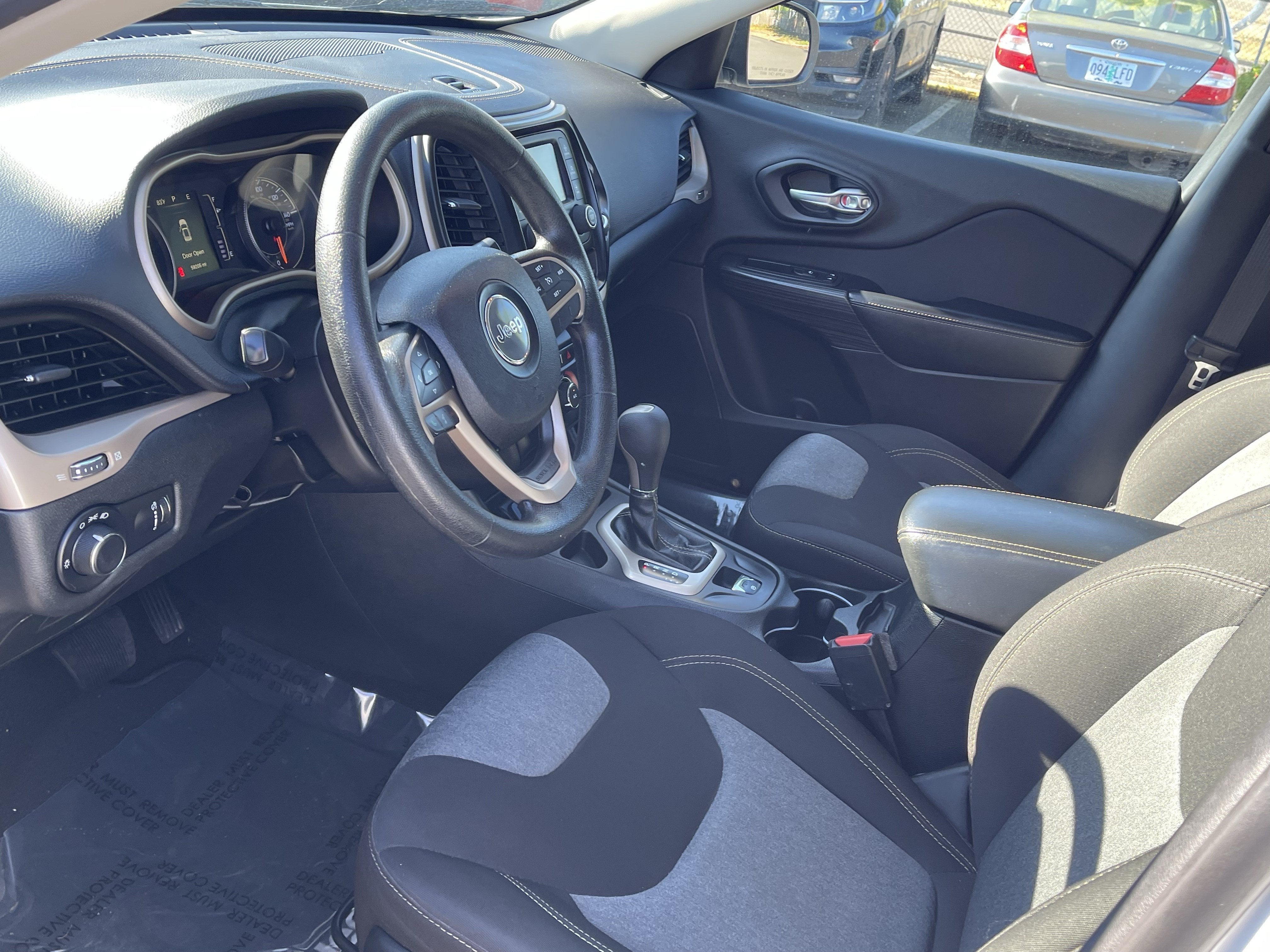 2016 Jeep Cherokee Sport