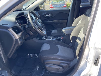 2016 Jeep Cherokee Sport