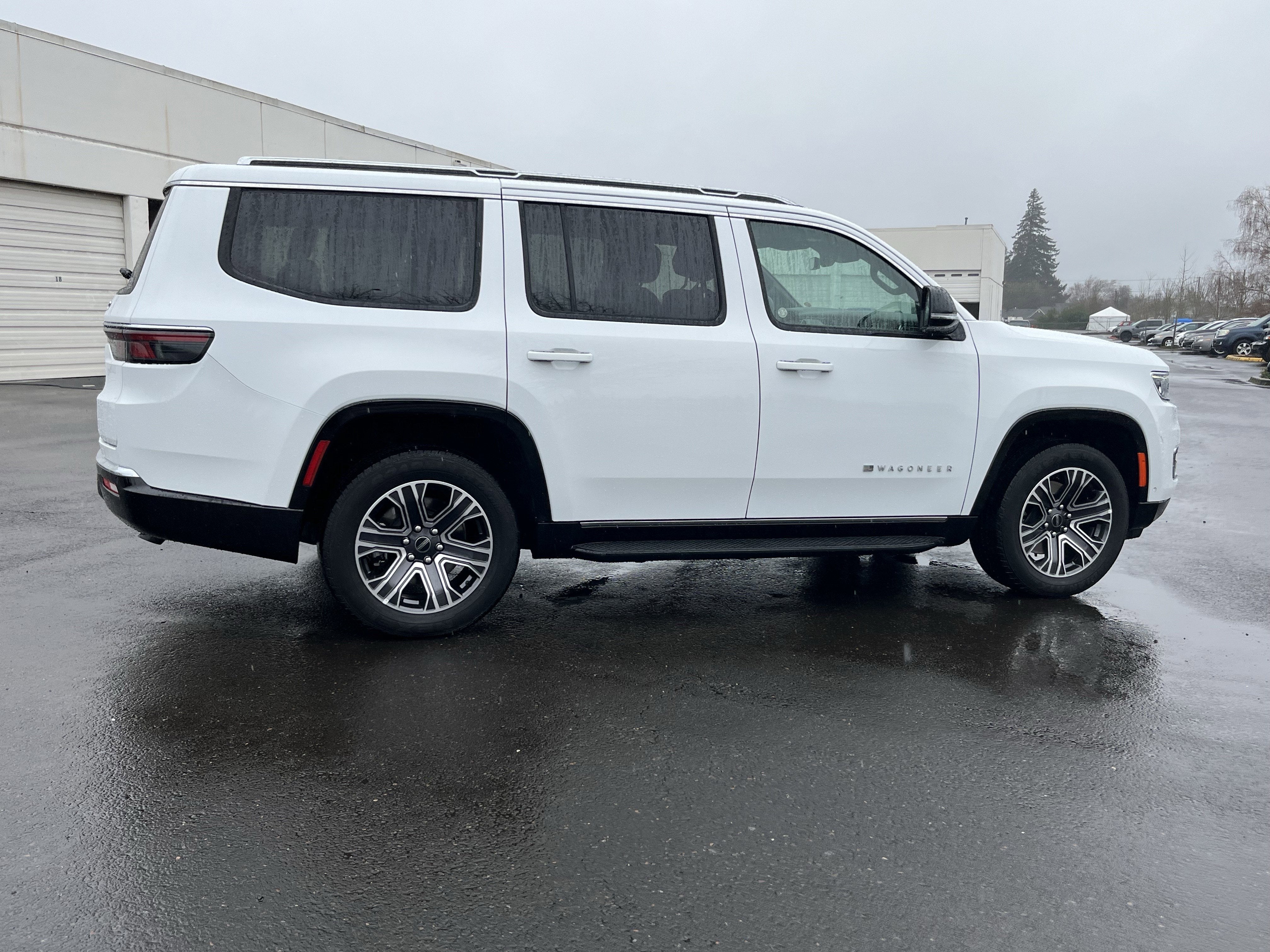 2025 Jeep Wagoneer Base