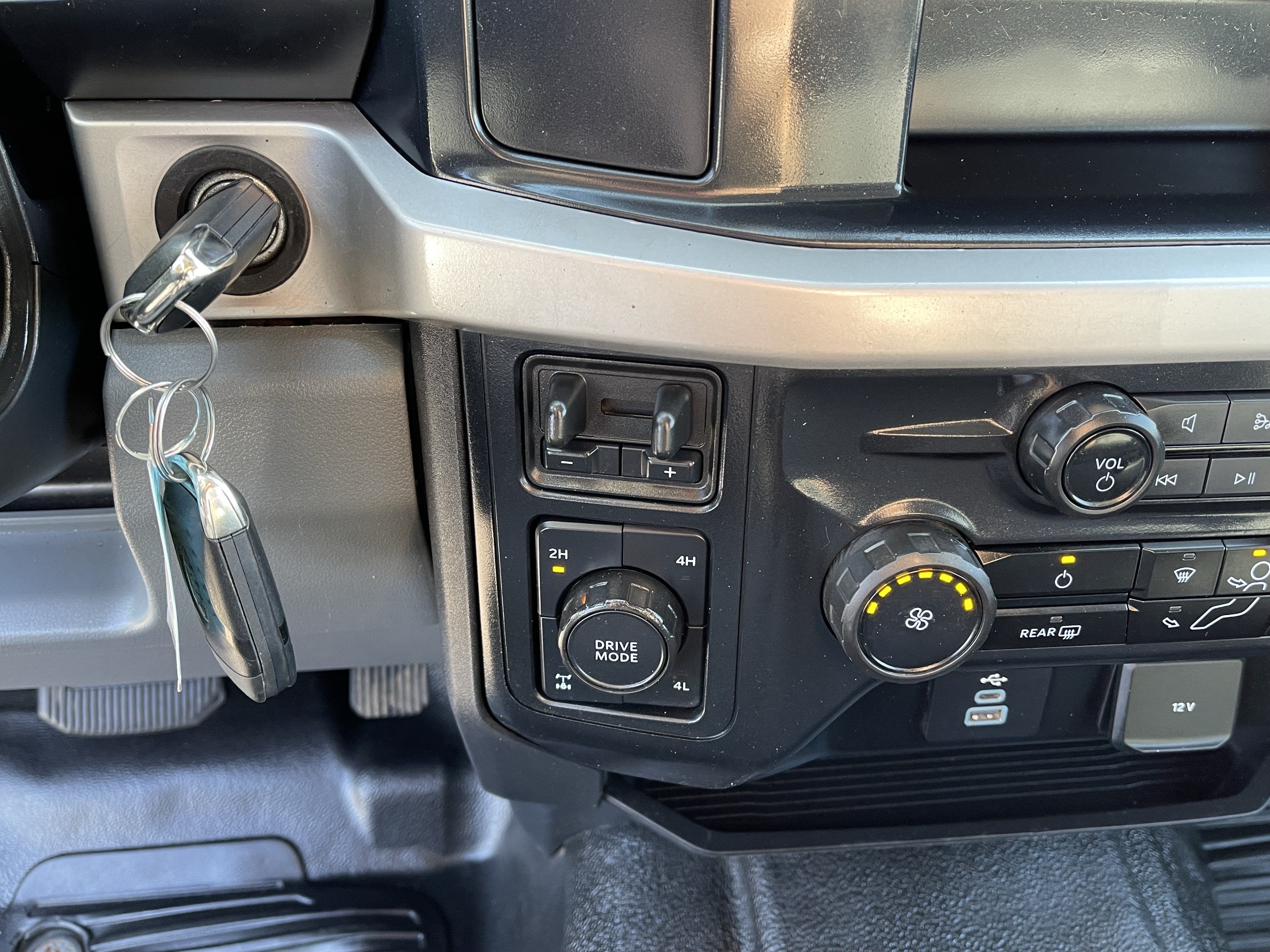 2024 Ford Super Duty F-350 SRW XL