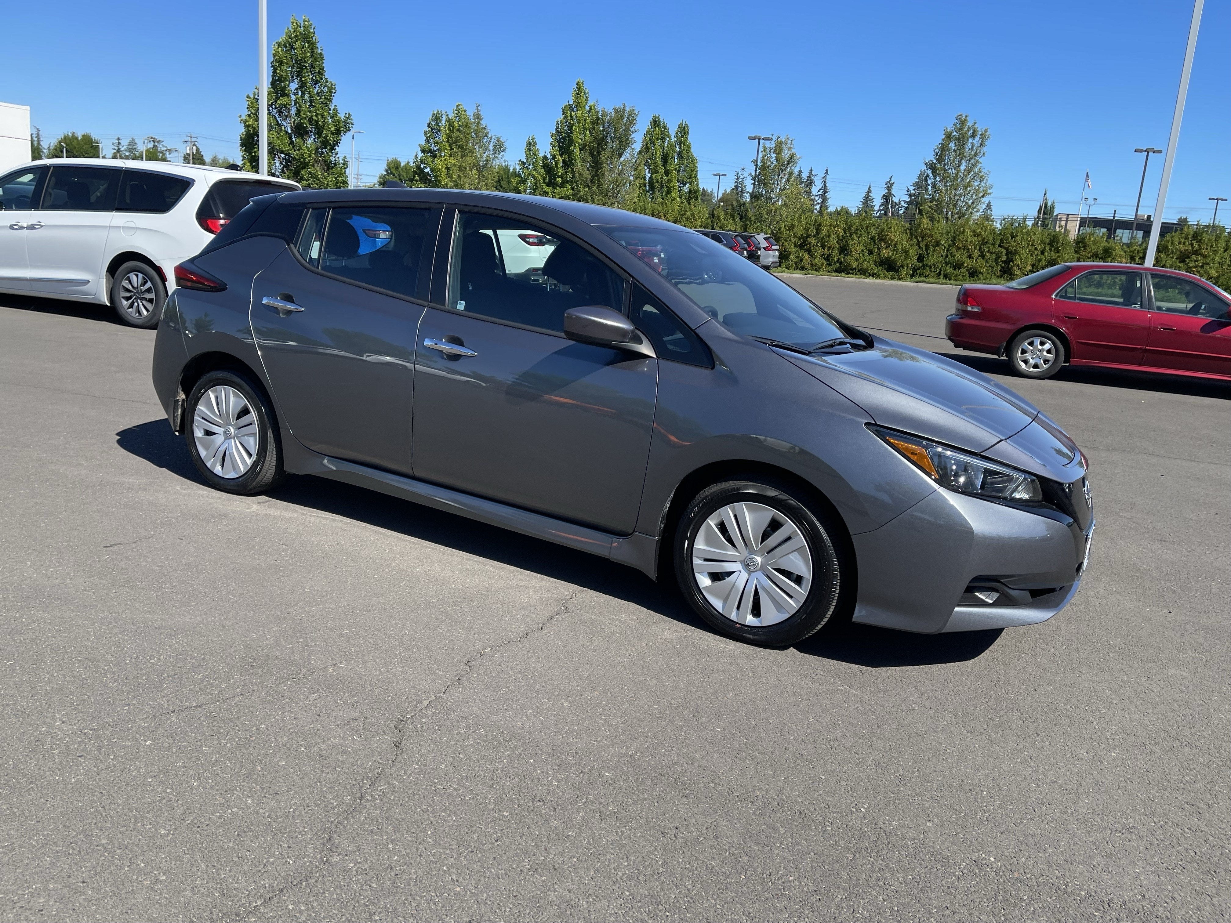 2025 Nissan LEAF S