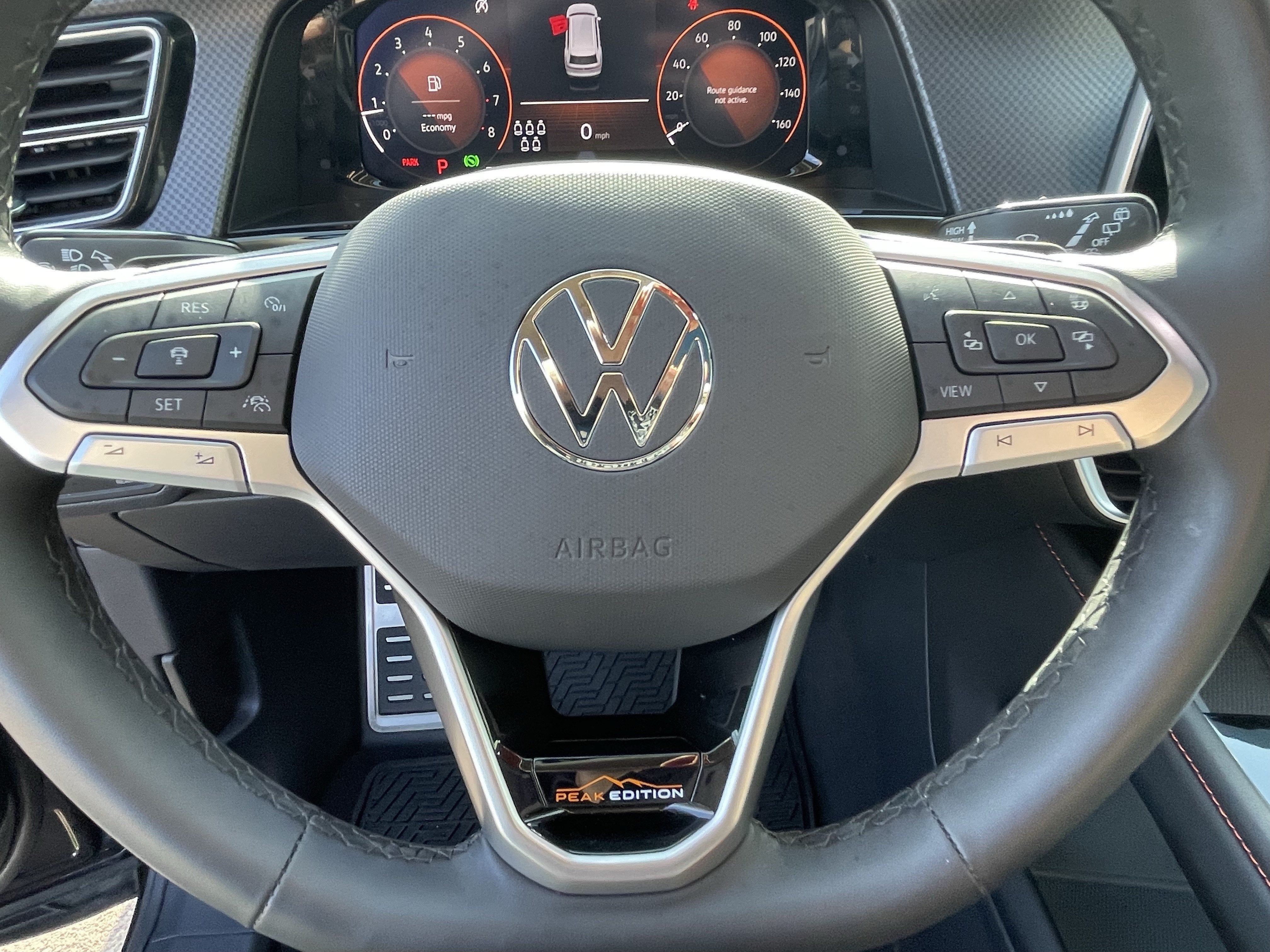2024 Volkswagen Atlas 2.0T Peak Edition SE w/Technology