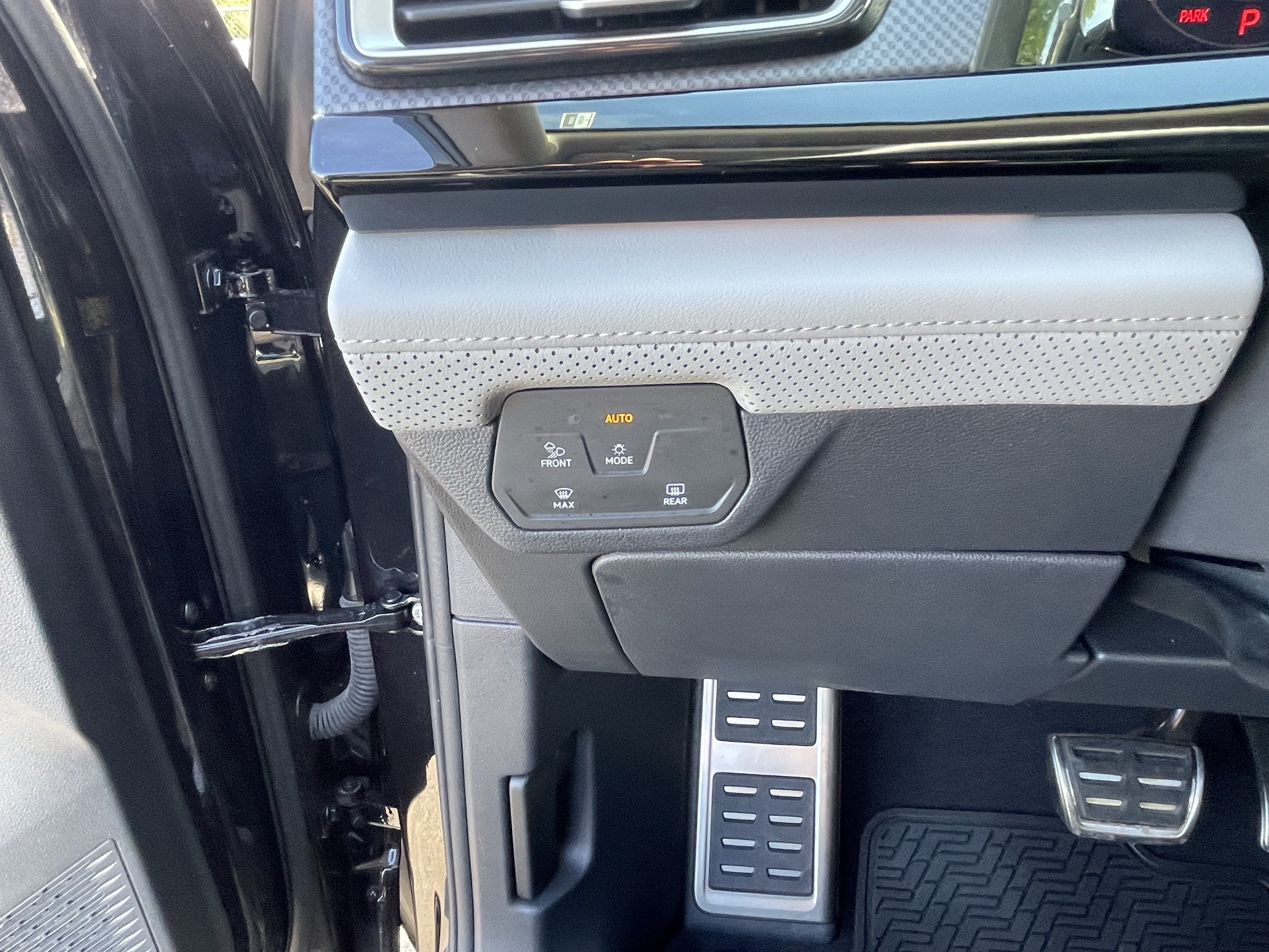 2024 Volkswagen Atlas 2.0T Peak Edition SE w/Technology
