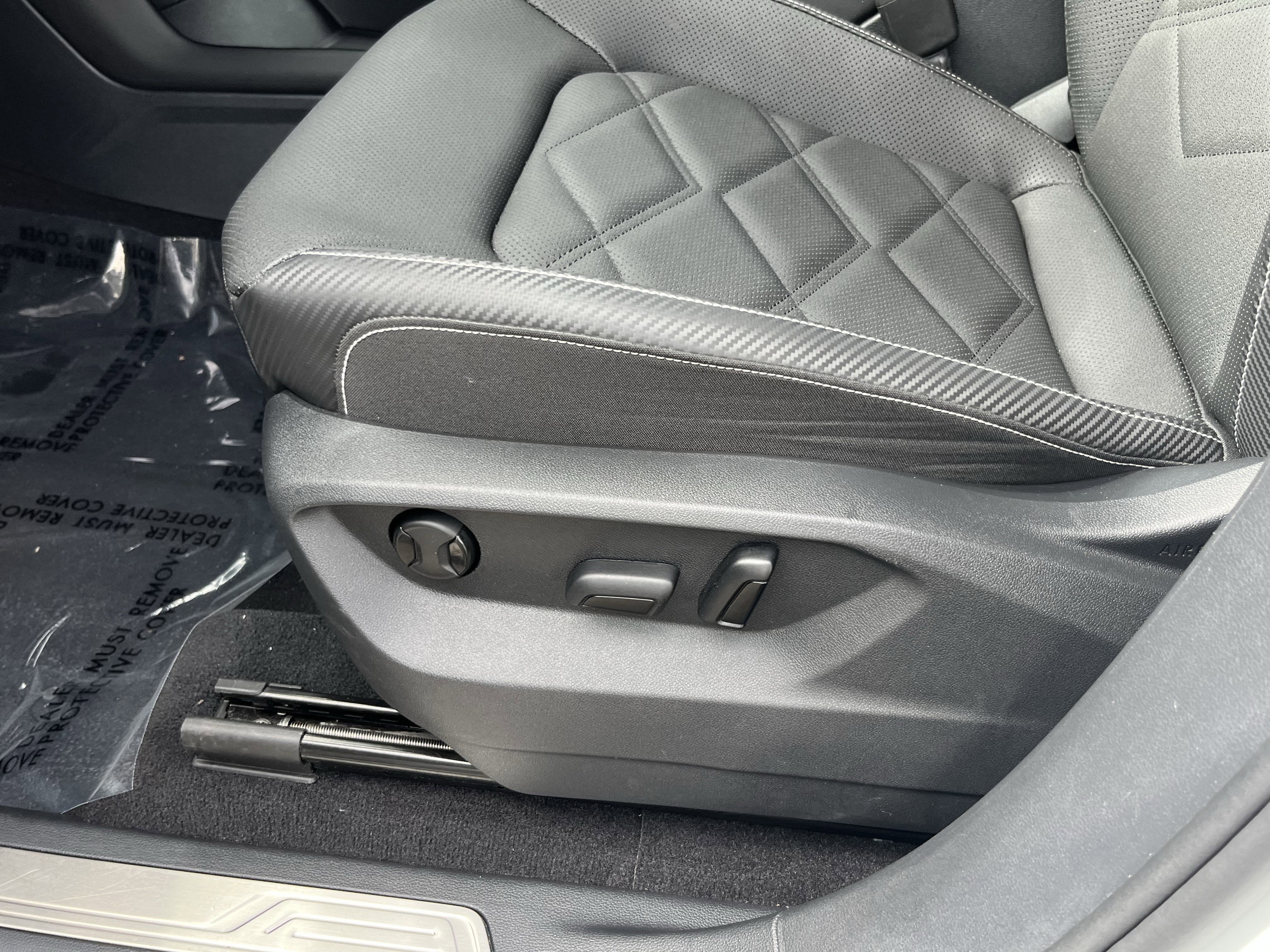 2025 Volkswagen Atlas Cross Sport 2.0T SE w/Technology
