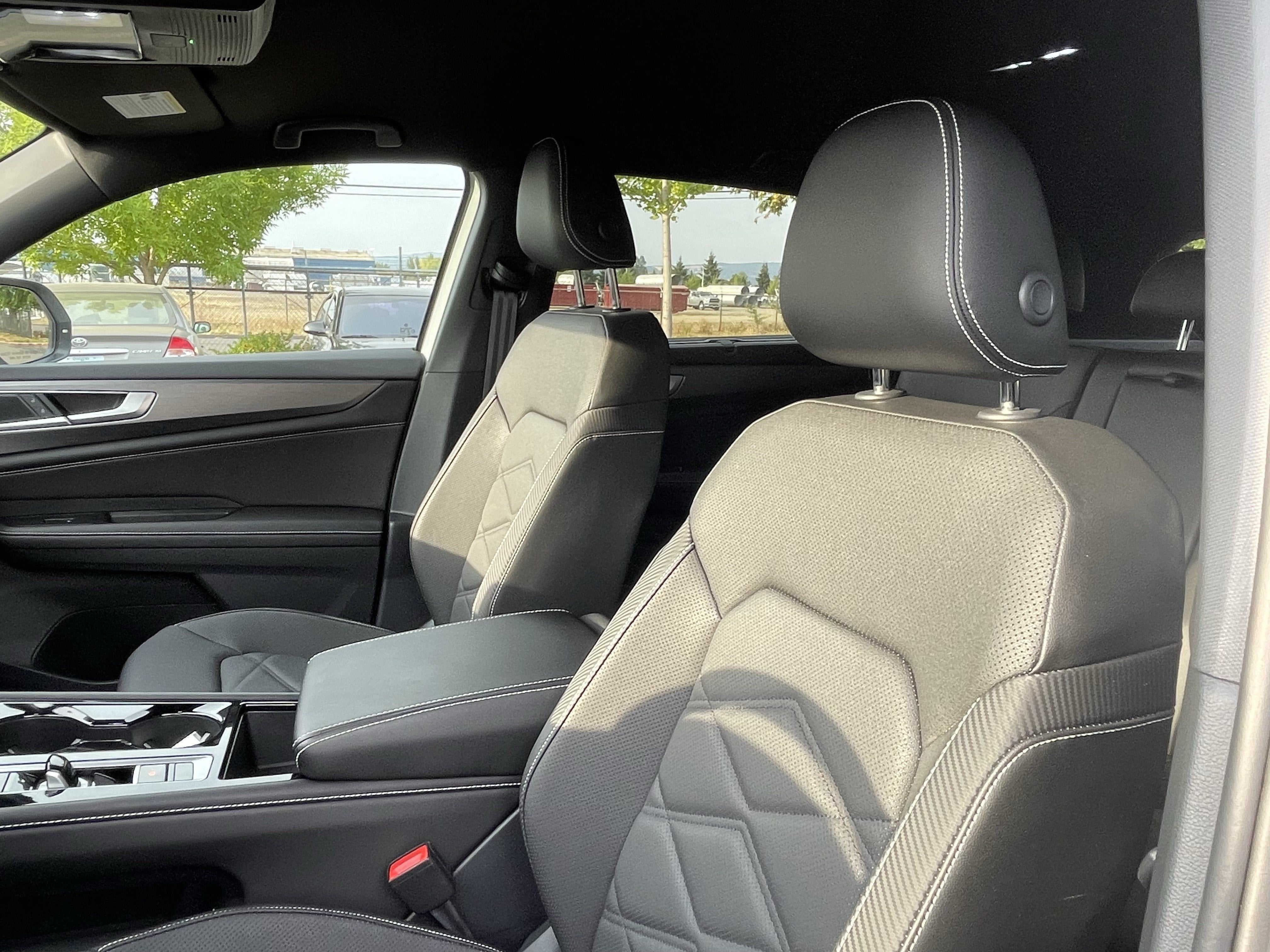 2025 Volkswagen Atlas Cross Sport 2.0T SE w/Technology