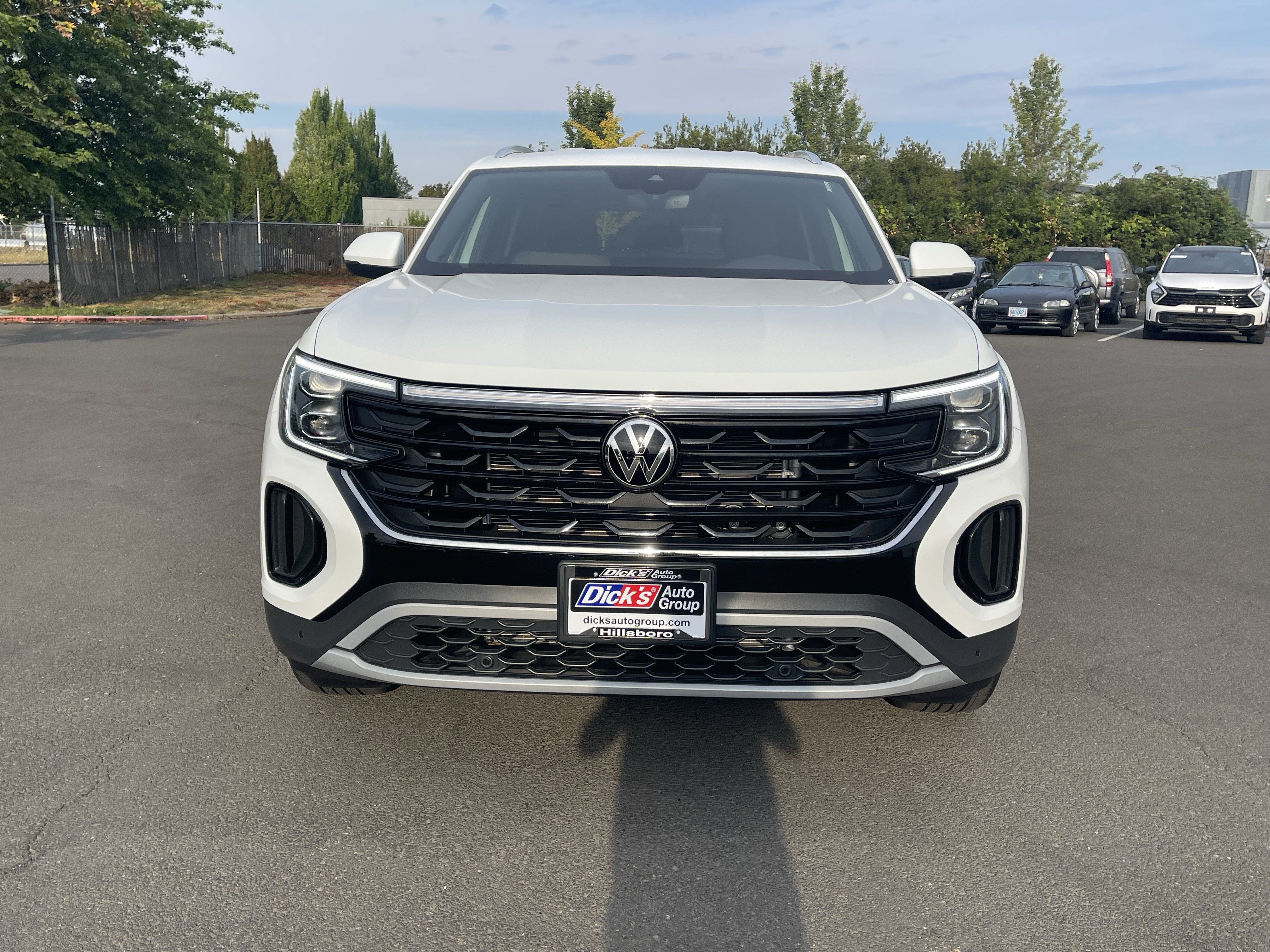 2025 Volkswagen Atlas Cross Sport 2.0T SE w/Technology