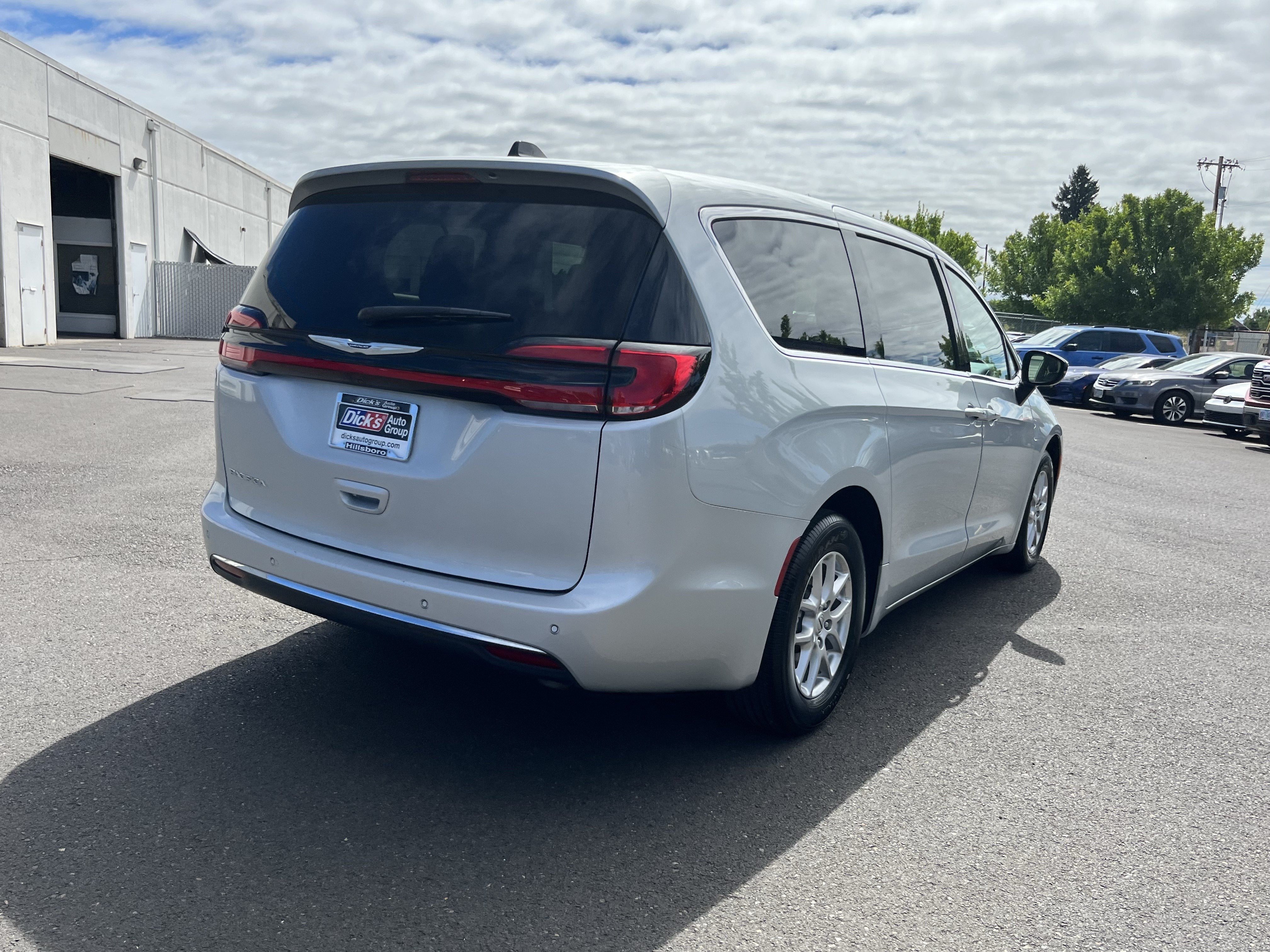 2024 Chrysler Pacifica Touring L