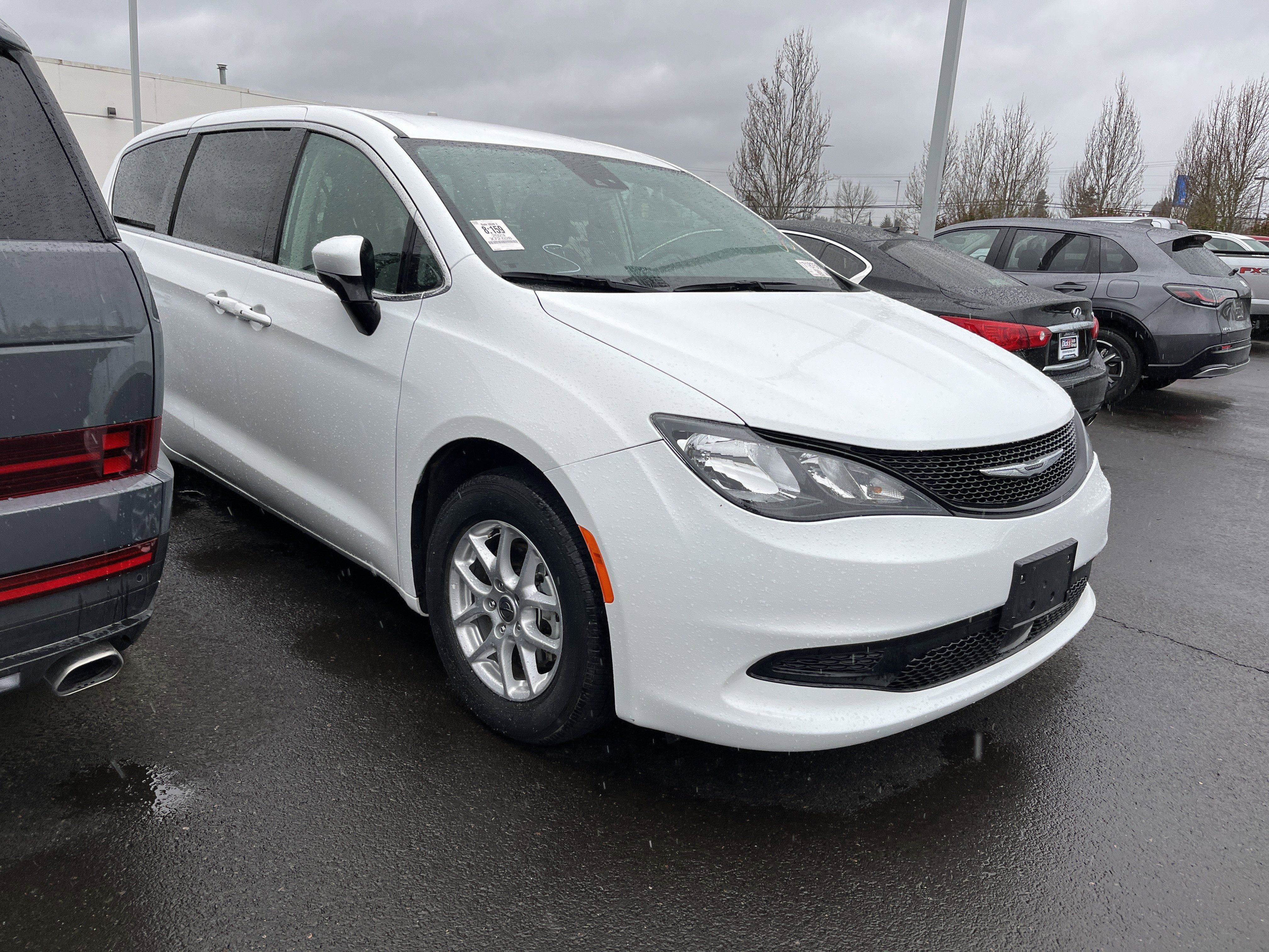 2023 Chrysler Voyager LX