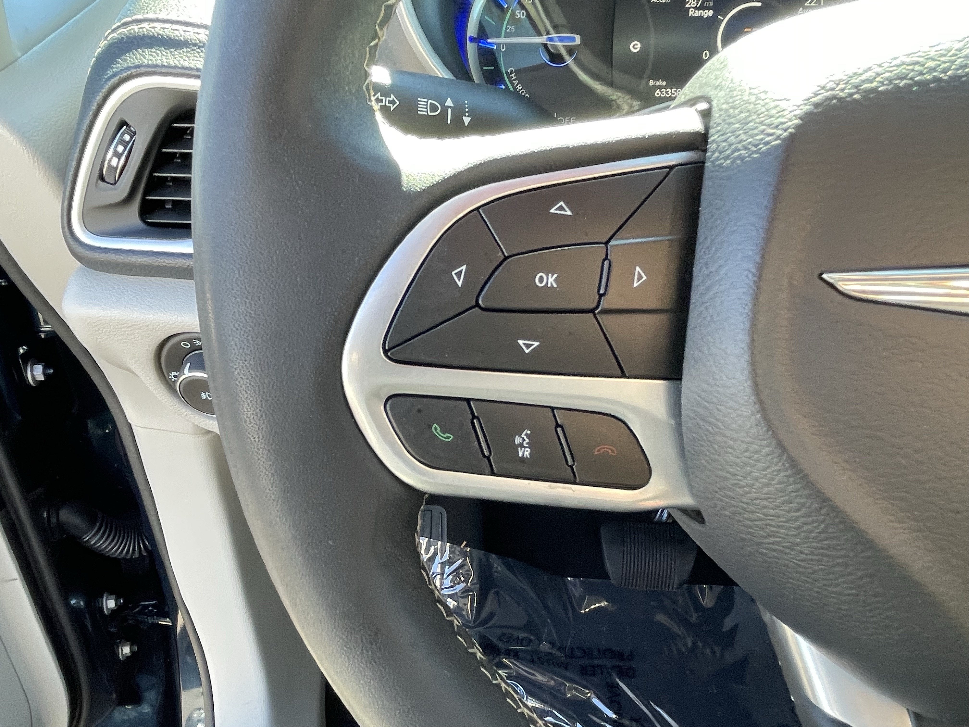 2023 Chrysler Pacifica Hybrid Touring L