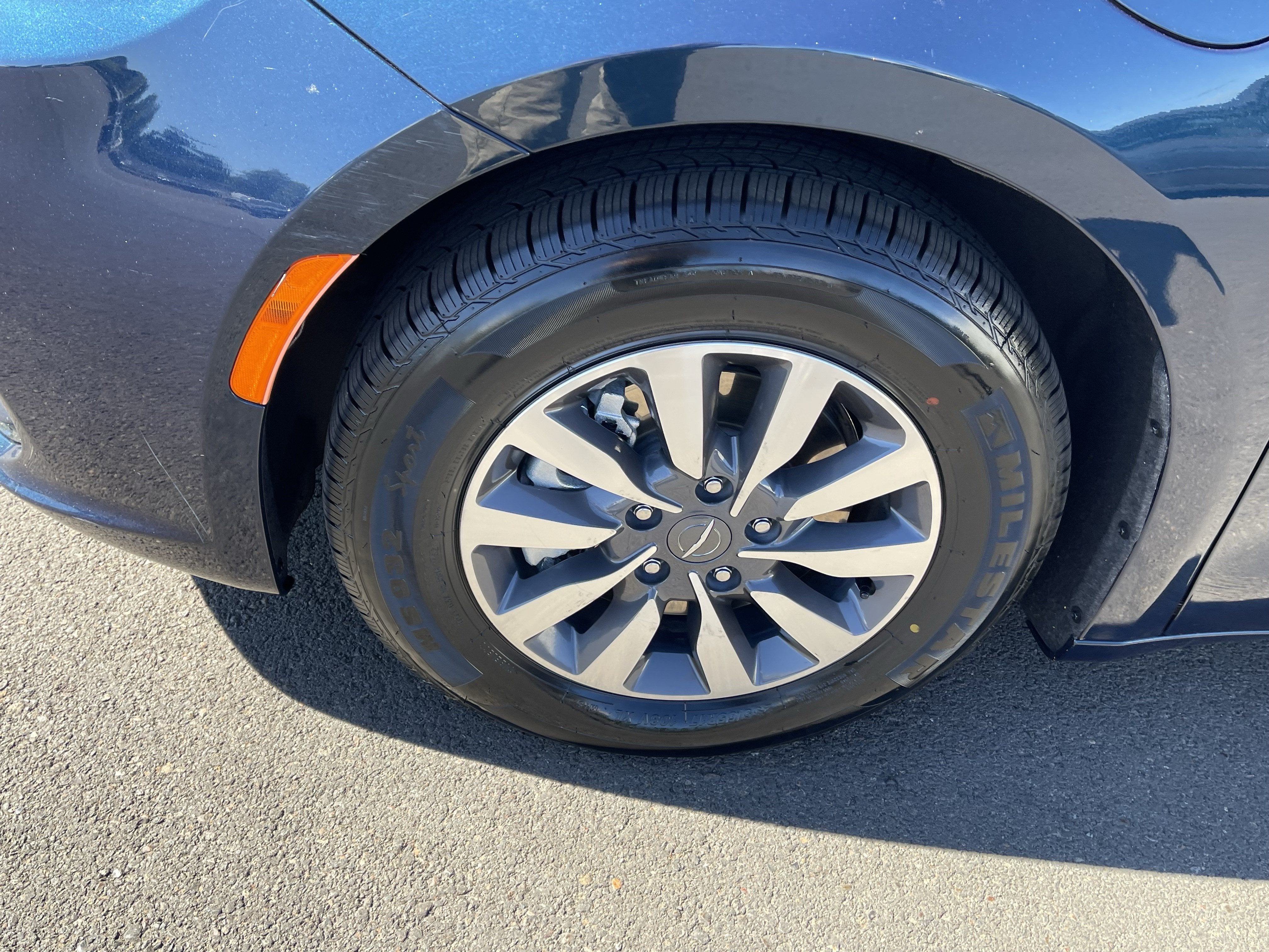 2023 Chrysler Pacifica Hybrid Touring L
