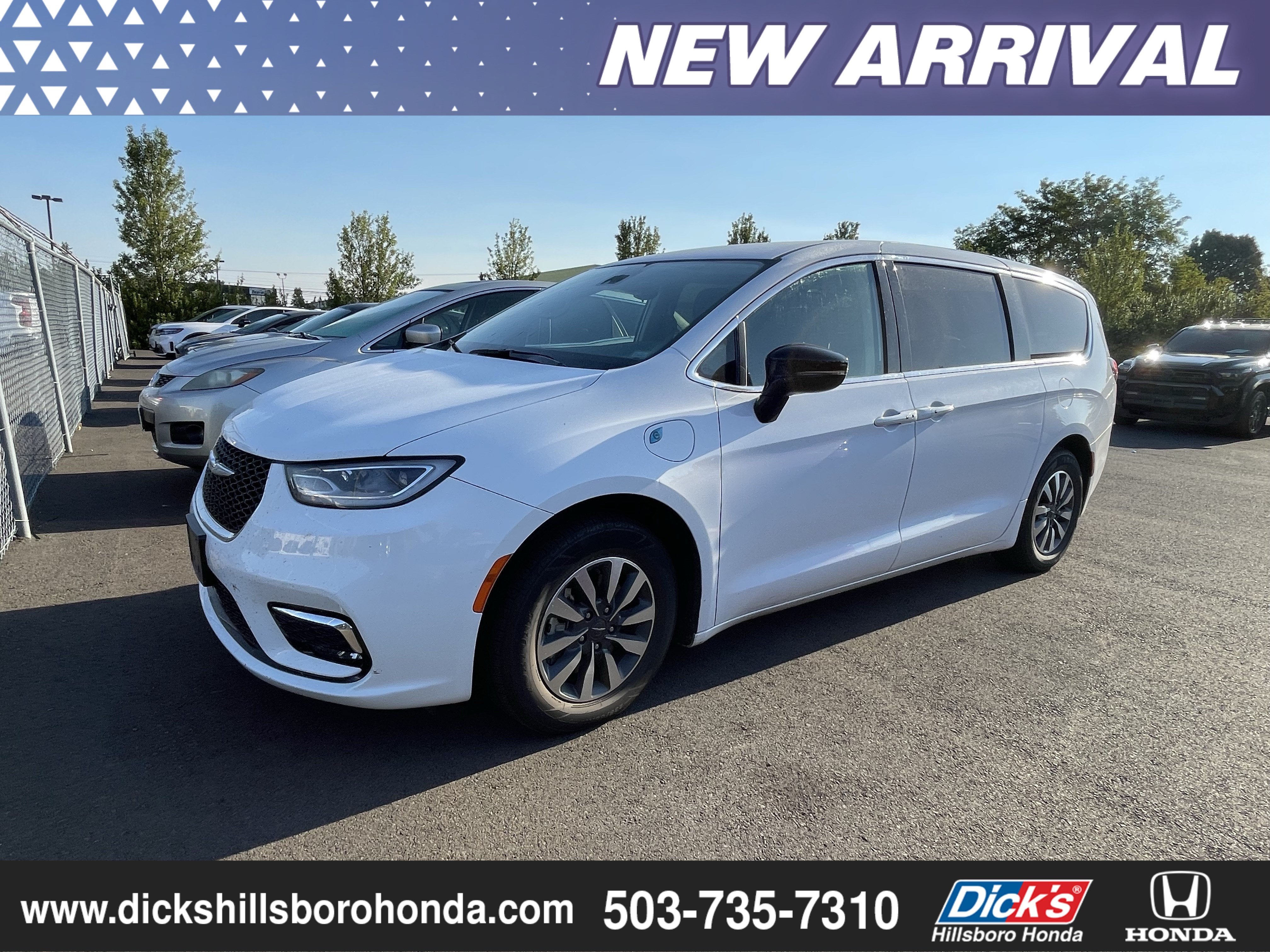 2024 Chrysler Pacifica Hybrid Select