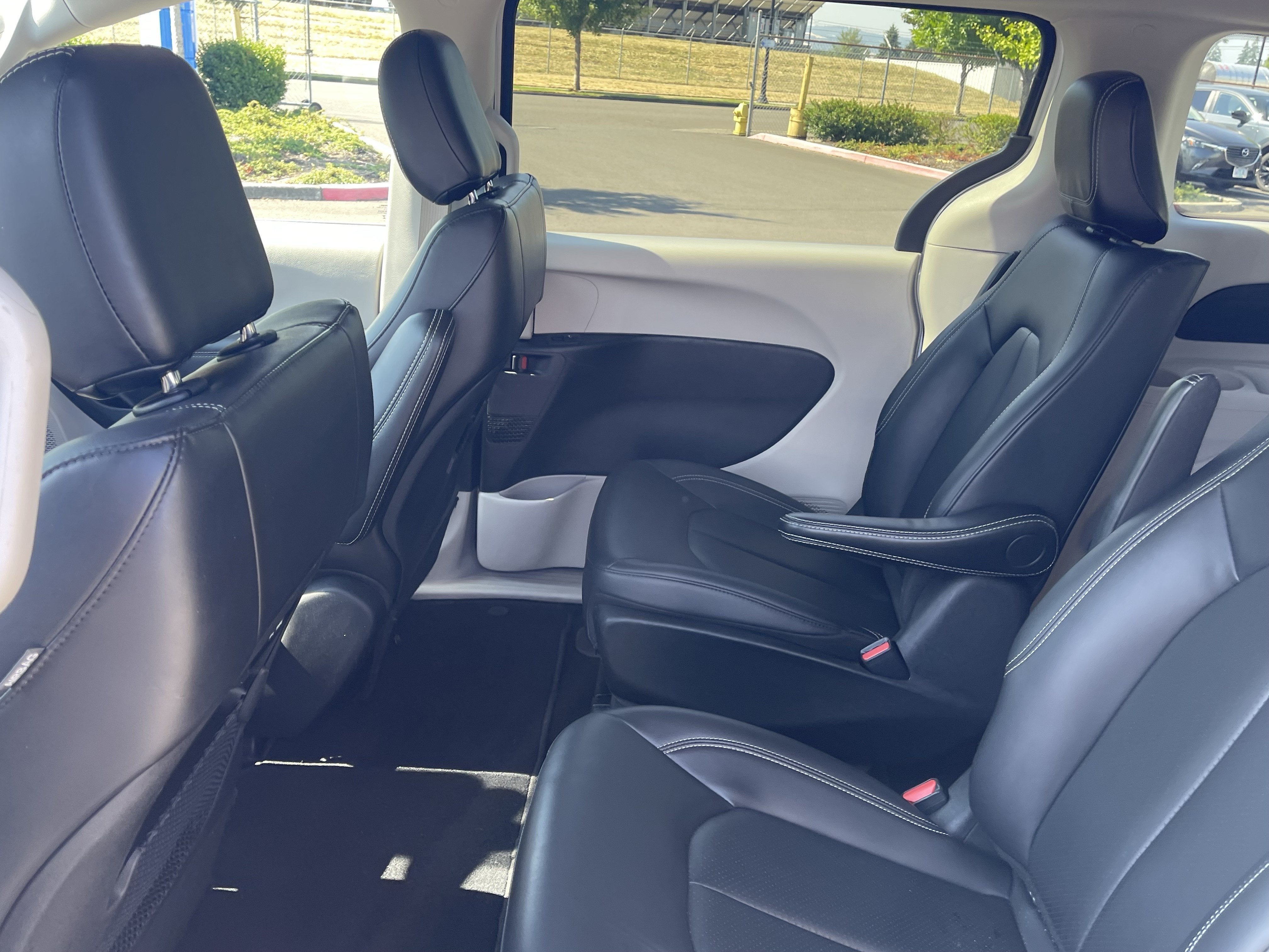 2024 Chrysler Pacifica Hybrid Select