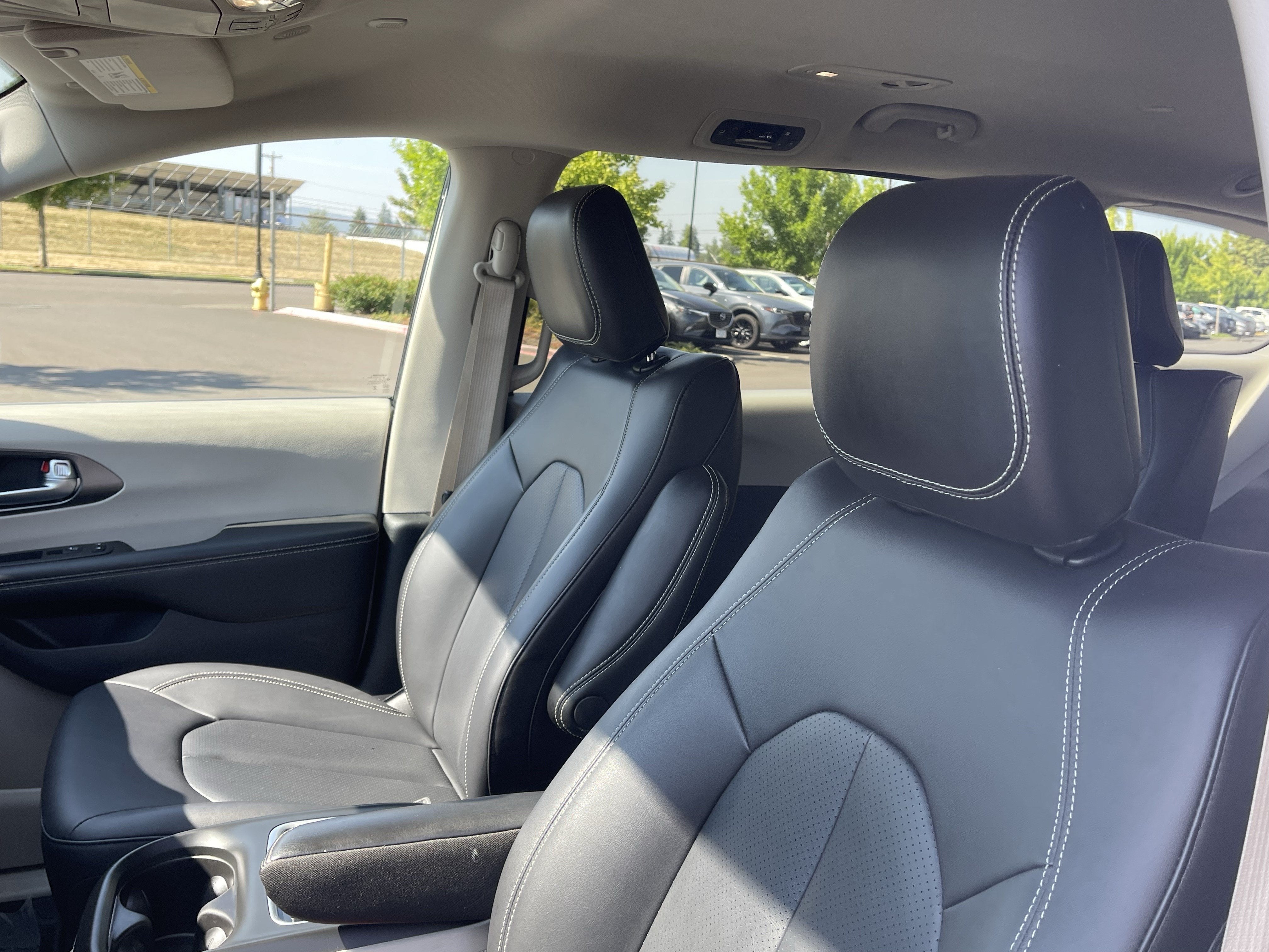 2024 Chrysler Pacifica Hybrid Select