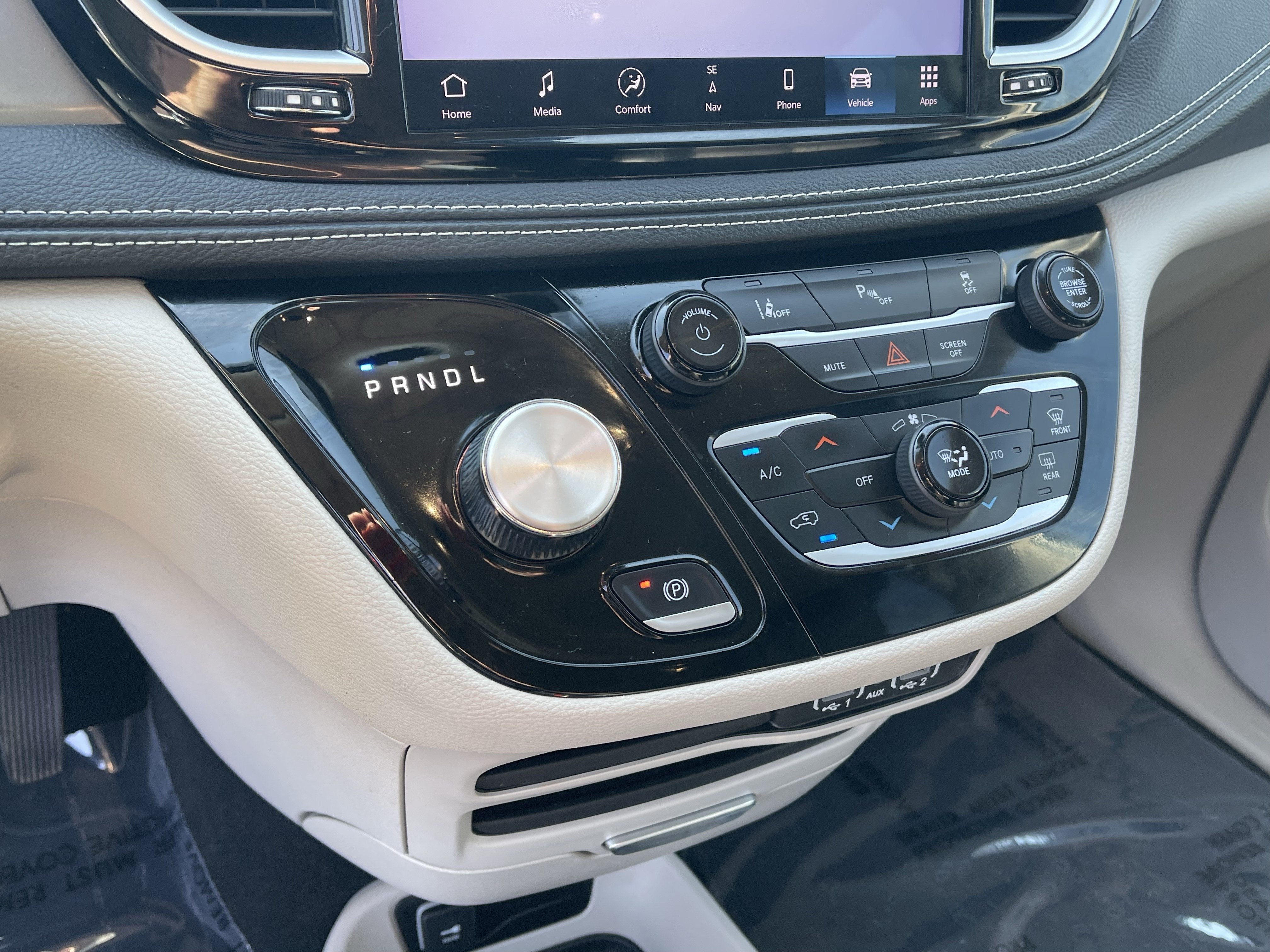 2024 Chrysler Pacifica Hybrid Select