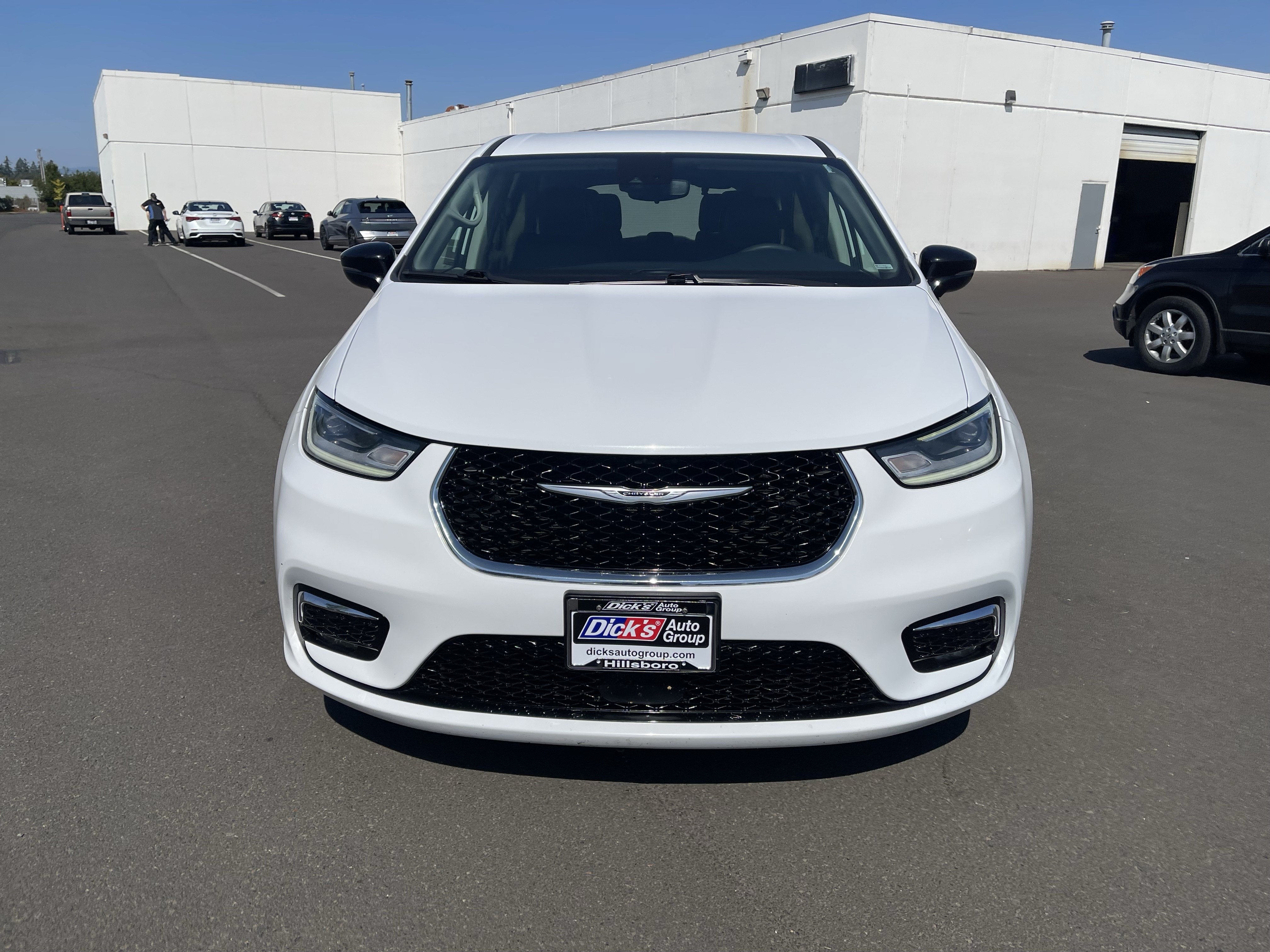2024 Chrysler Pacifica Hybrid Select