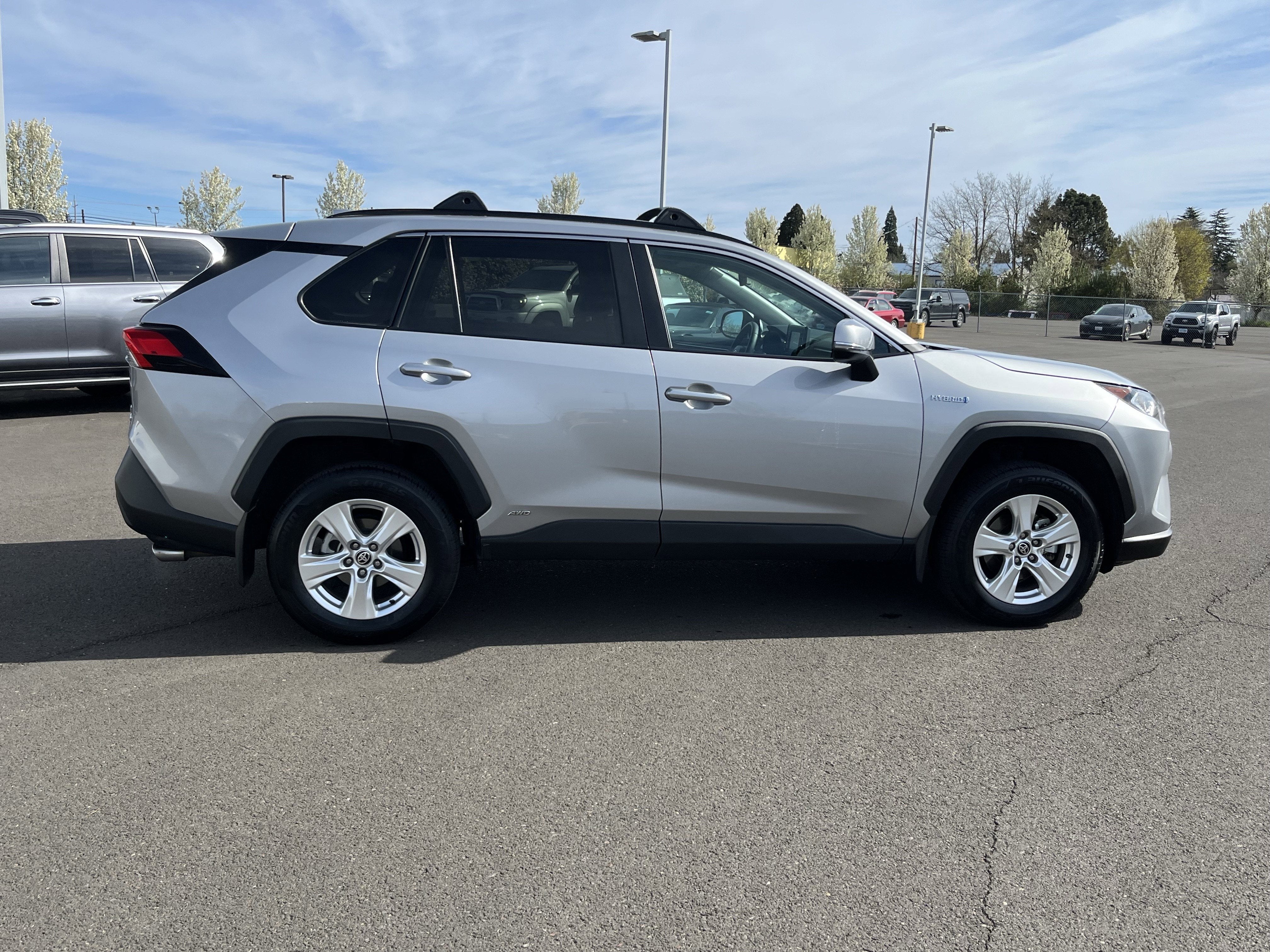 2021 Toyota RAV4 Hybrid XLE