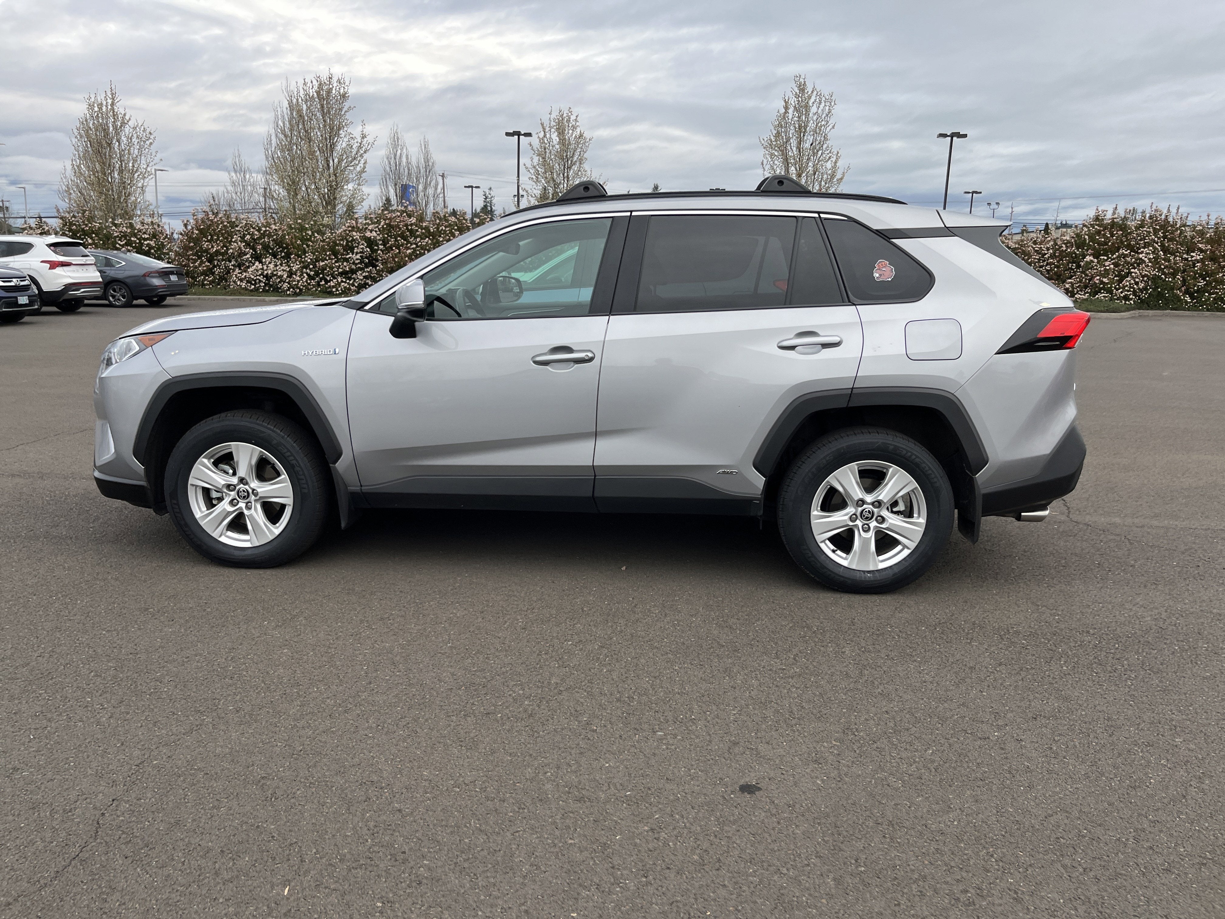 2021 Toyota RAV4 Hybrid XLE