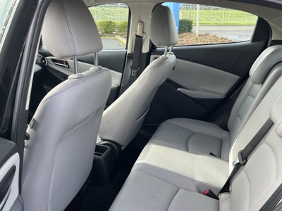 2020 Toyota Yaris Hatchback XLE