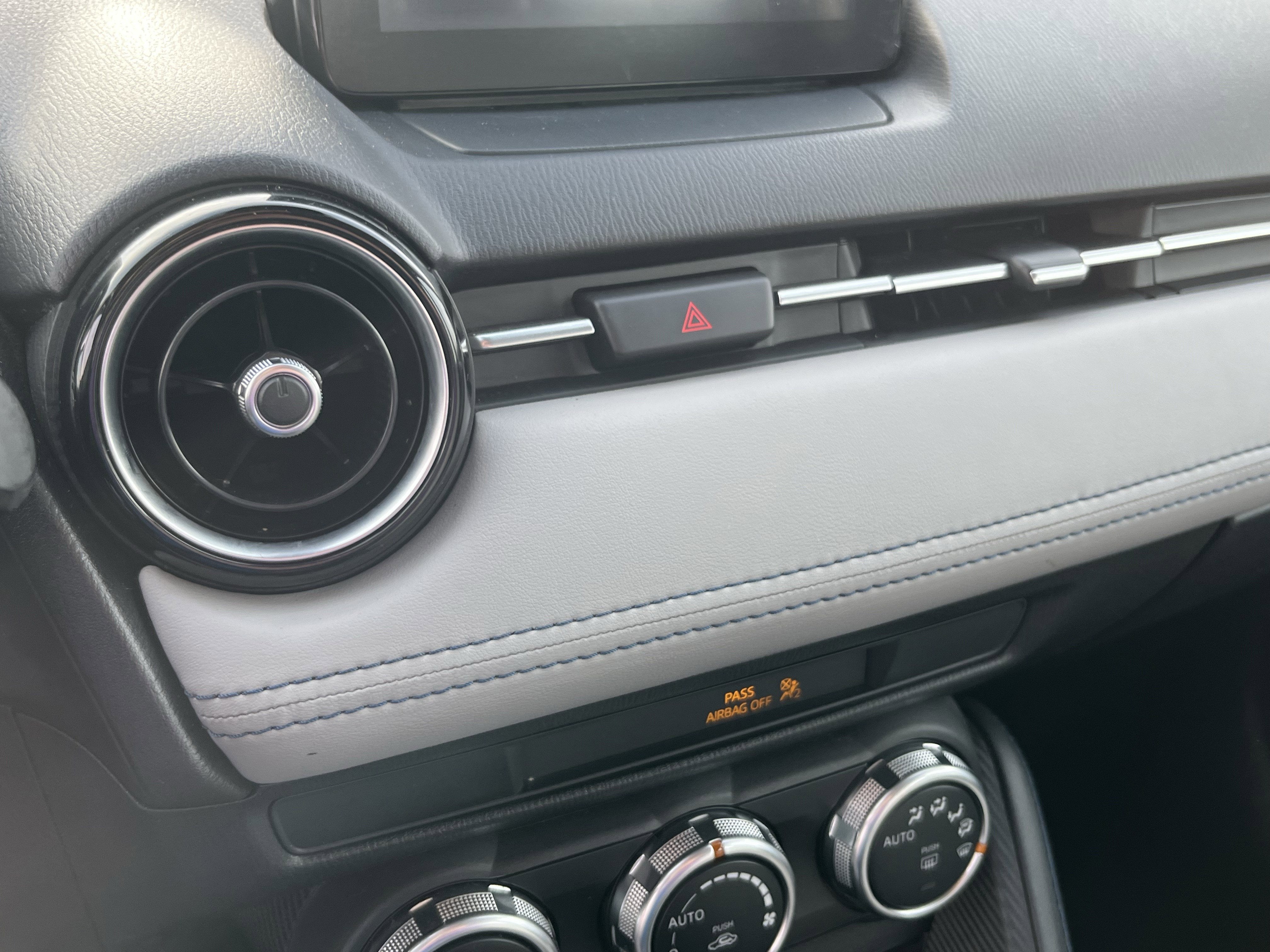 2020 Toyota Yaris Hatchback XLE