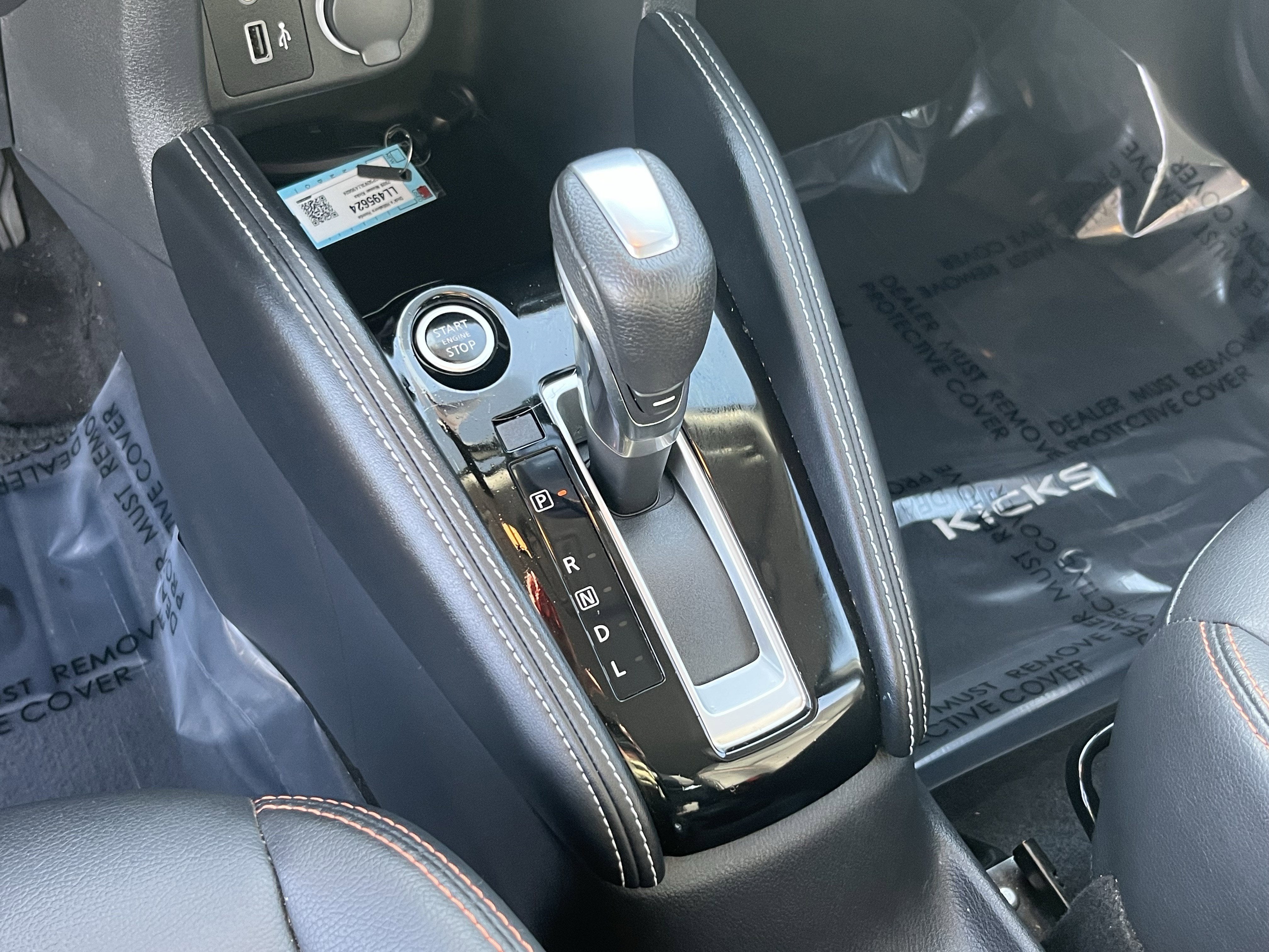 2020 Nissan Kicks SR