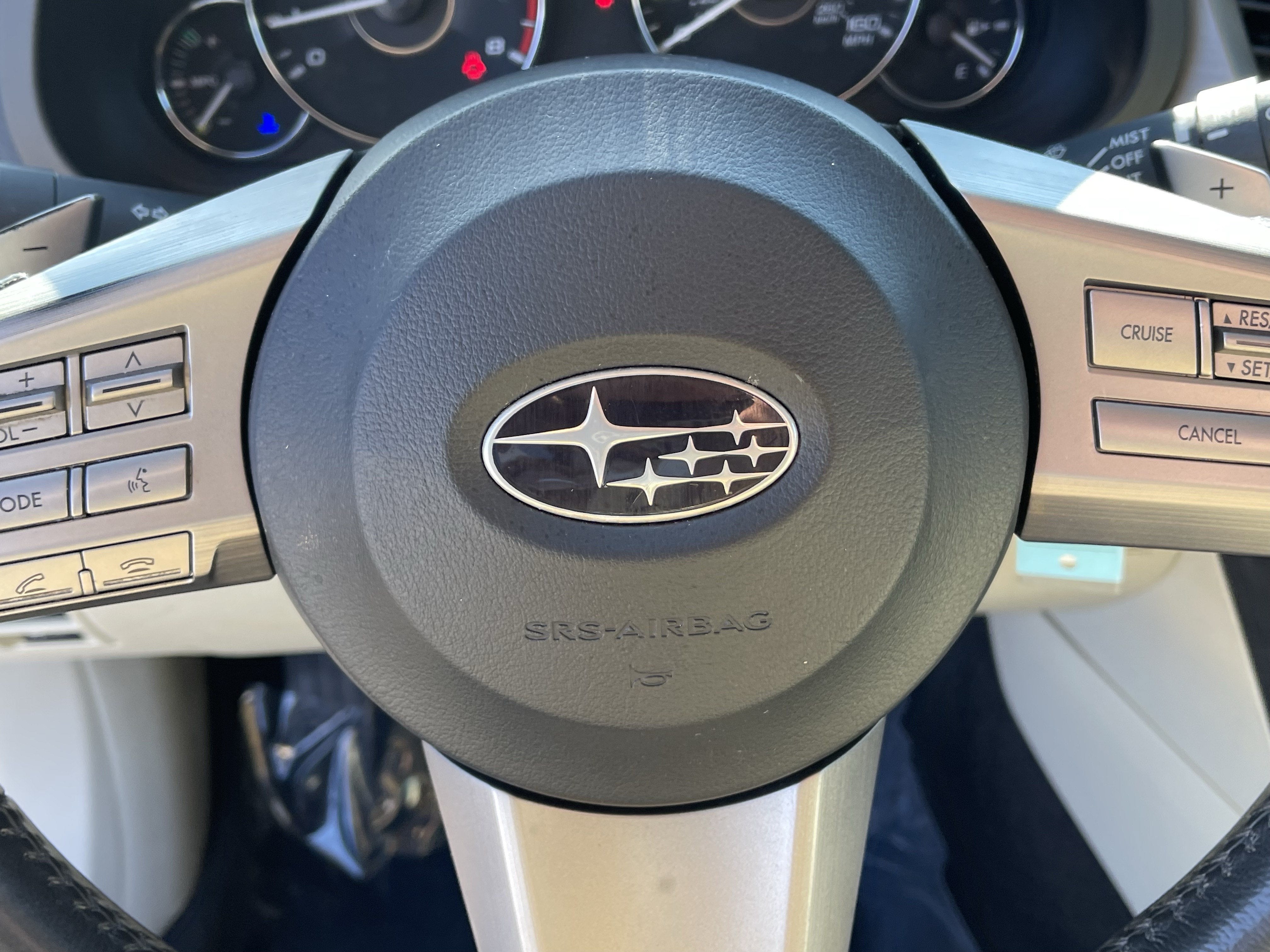 2011 Subaru Outback 3.6R Limited Pwr Moon
