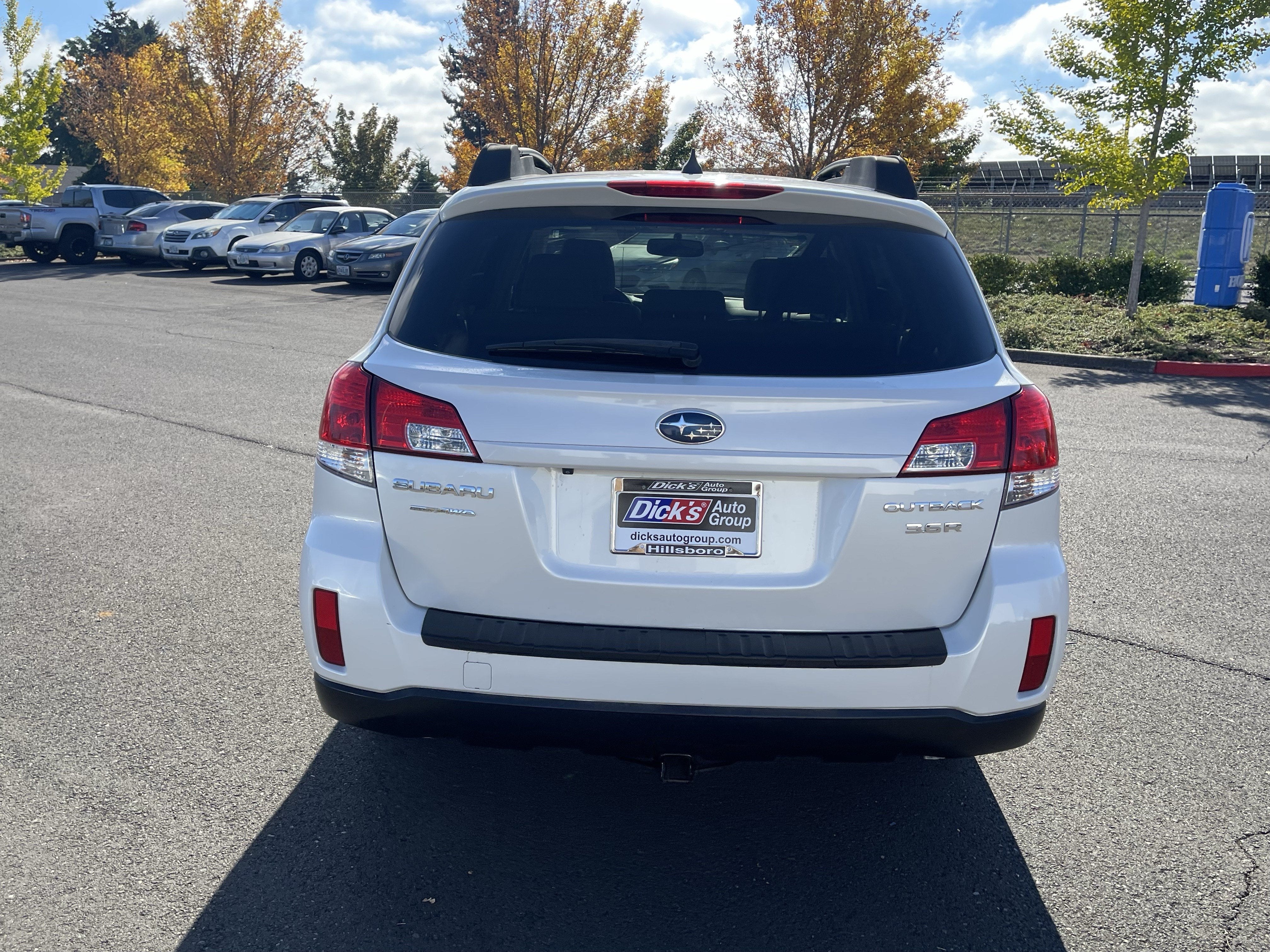 2011 Subaru Outback 3.6R Limited Pwr Moon