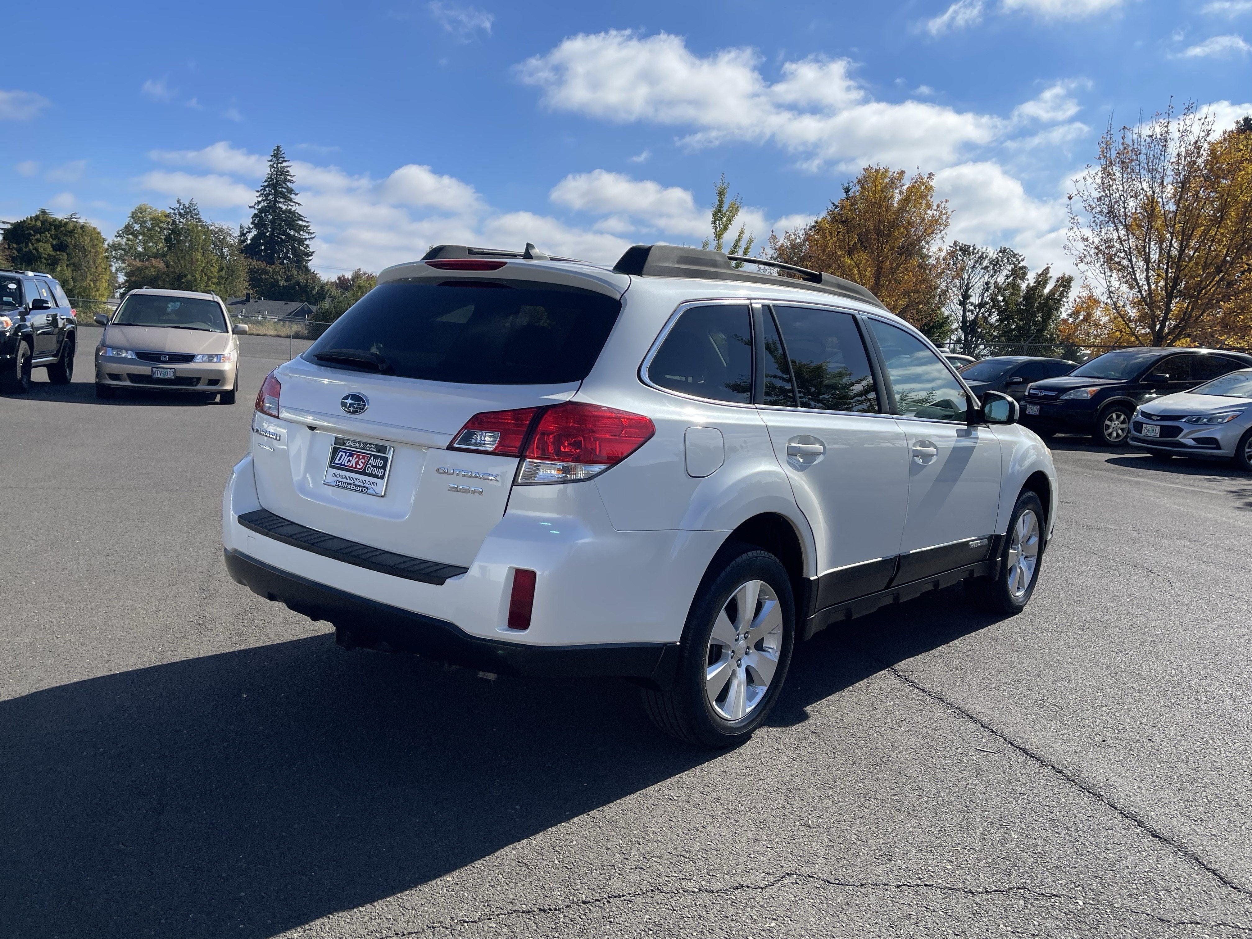 2011 Subaru Outback 3.6R Limited Pwr Moon
