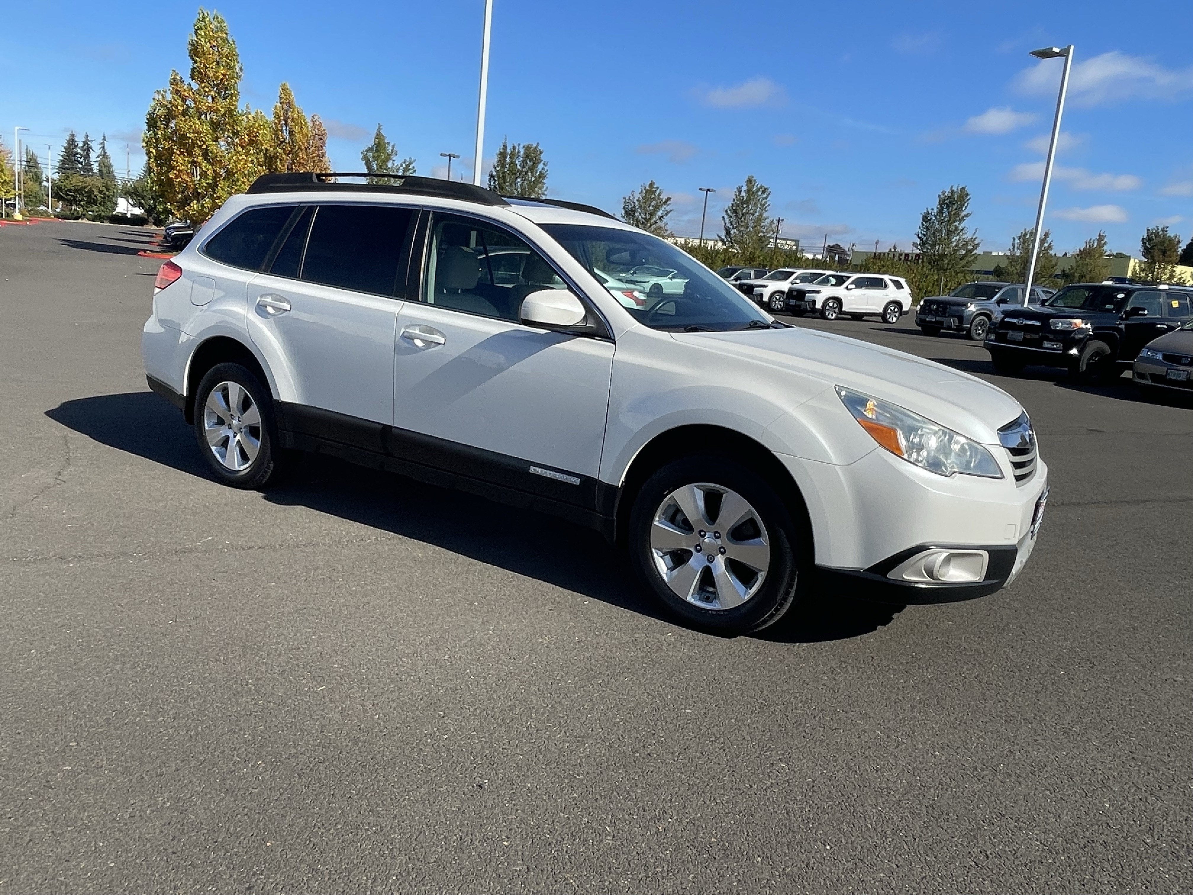 2011 Subaru Outback 3.6R Limited Pwr Moon