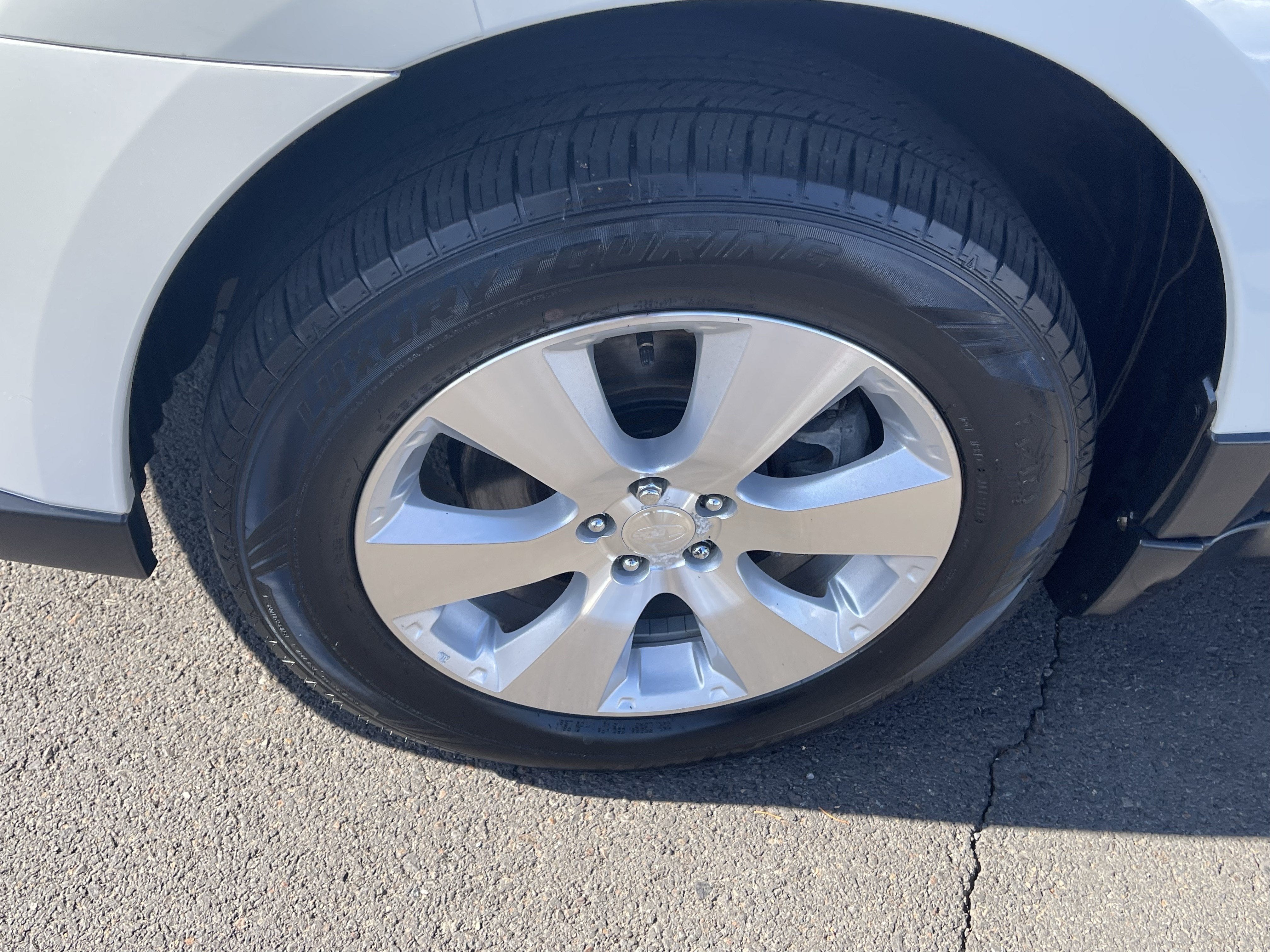 2011 Subaru Outback 3.6R Limited Pwr Moon