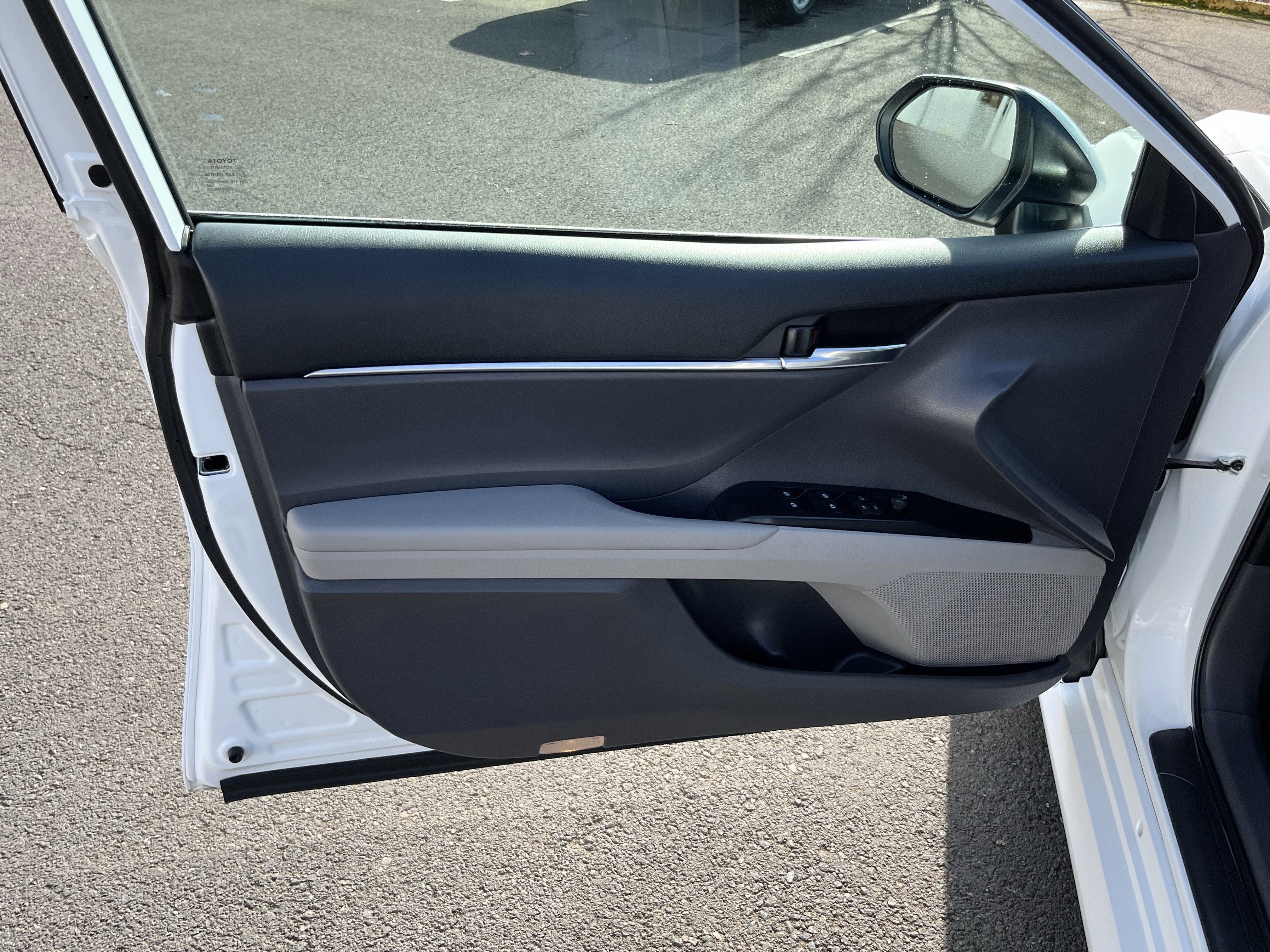 2019 Toyota Camry Hybrid LE