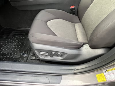 2022 Toyota Camry Hybrid LE