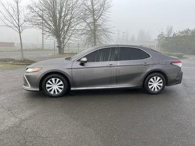 2022 Toyota Camry Hybrid LE