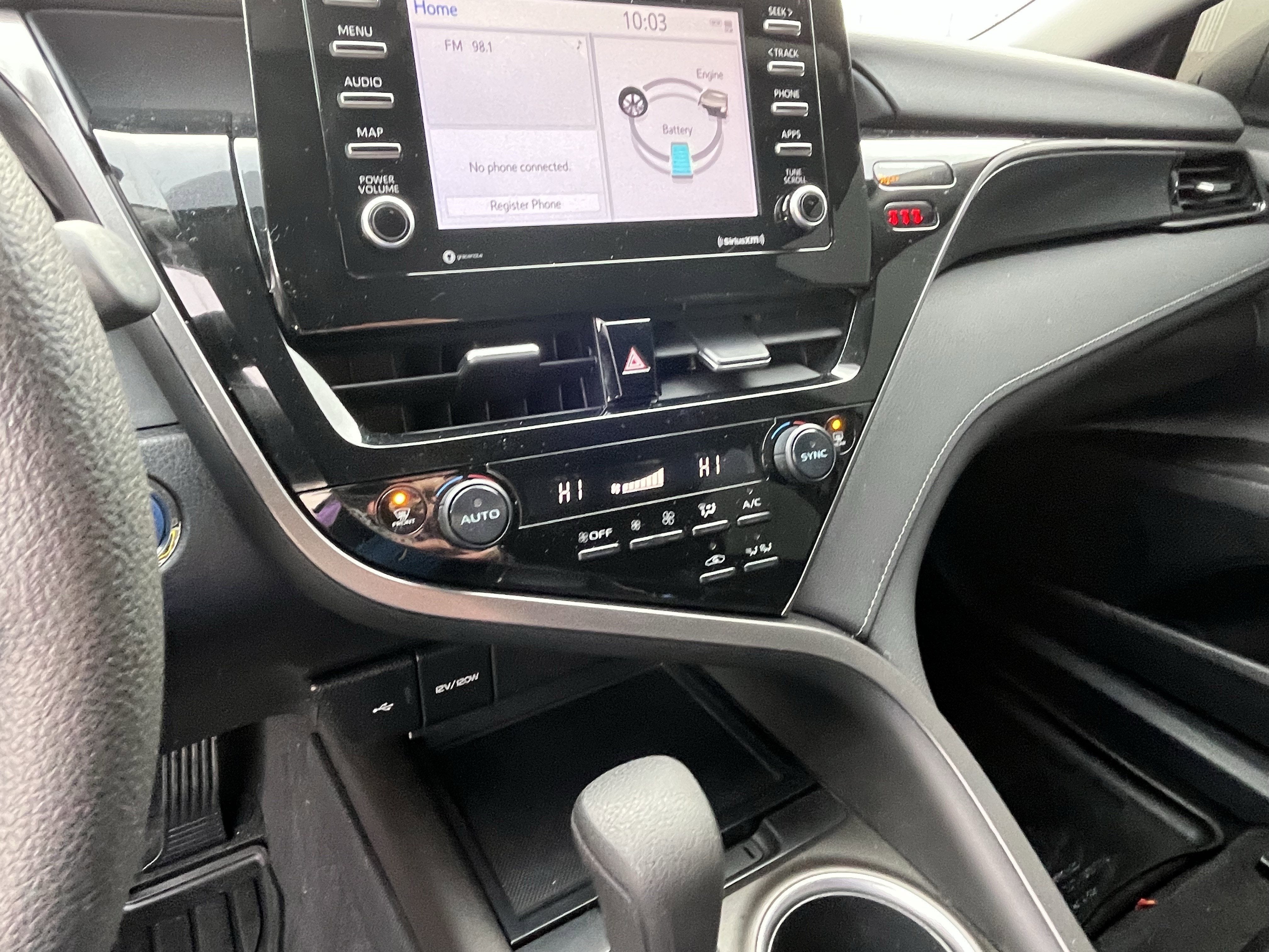 2022 Toyota Camry Hybrid LE