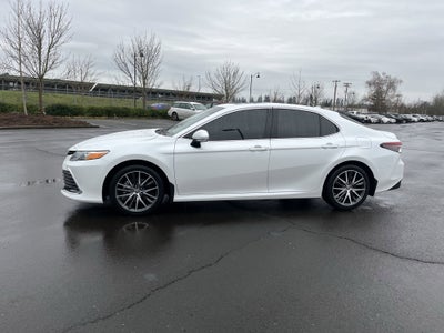 2023 Toyota Camry Hybrid XLE