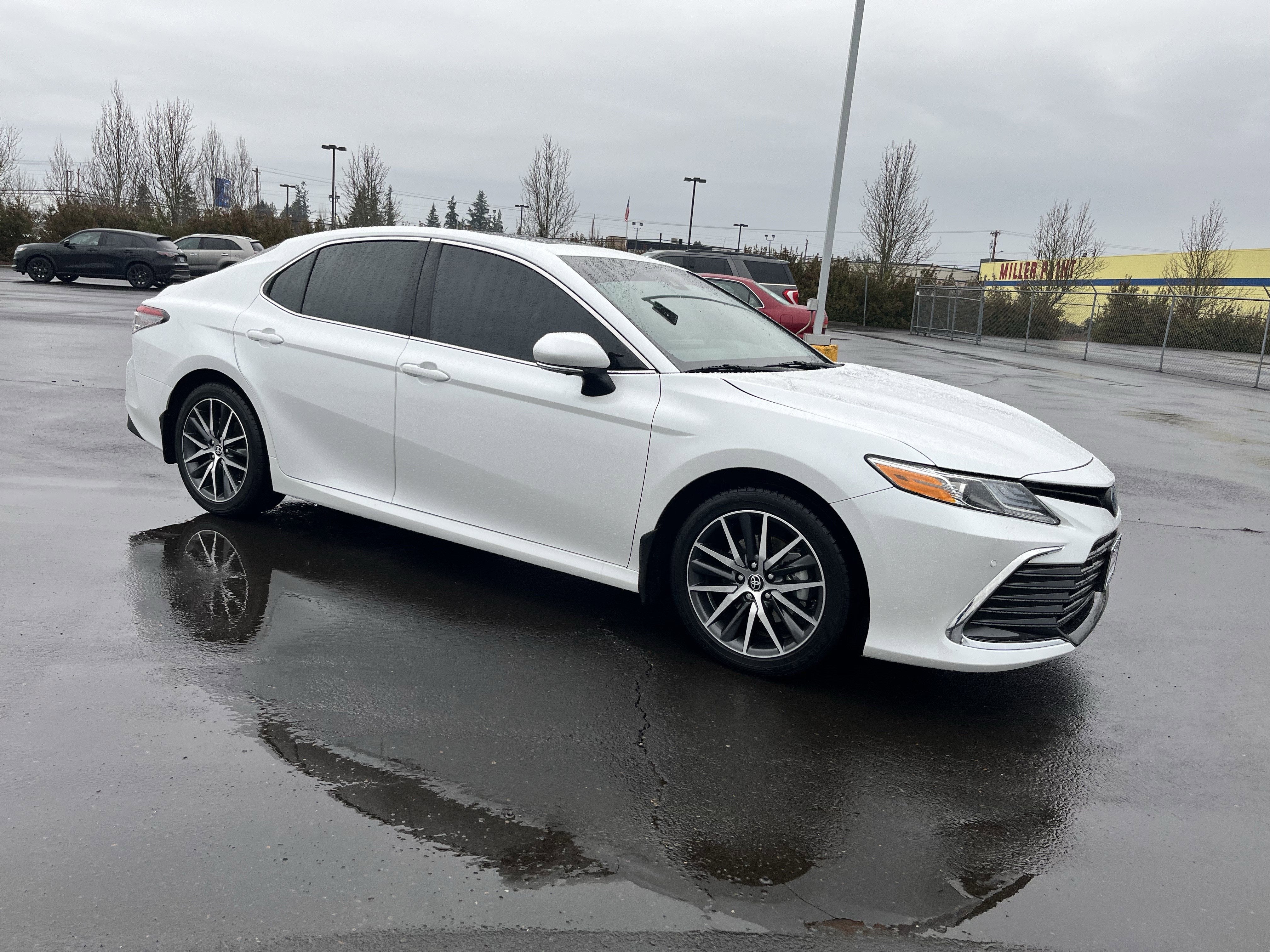 2023 Toyota Camry Hybrid XLE