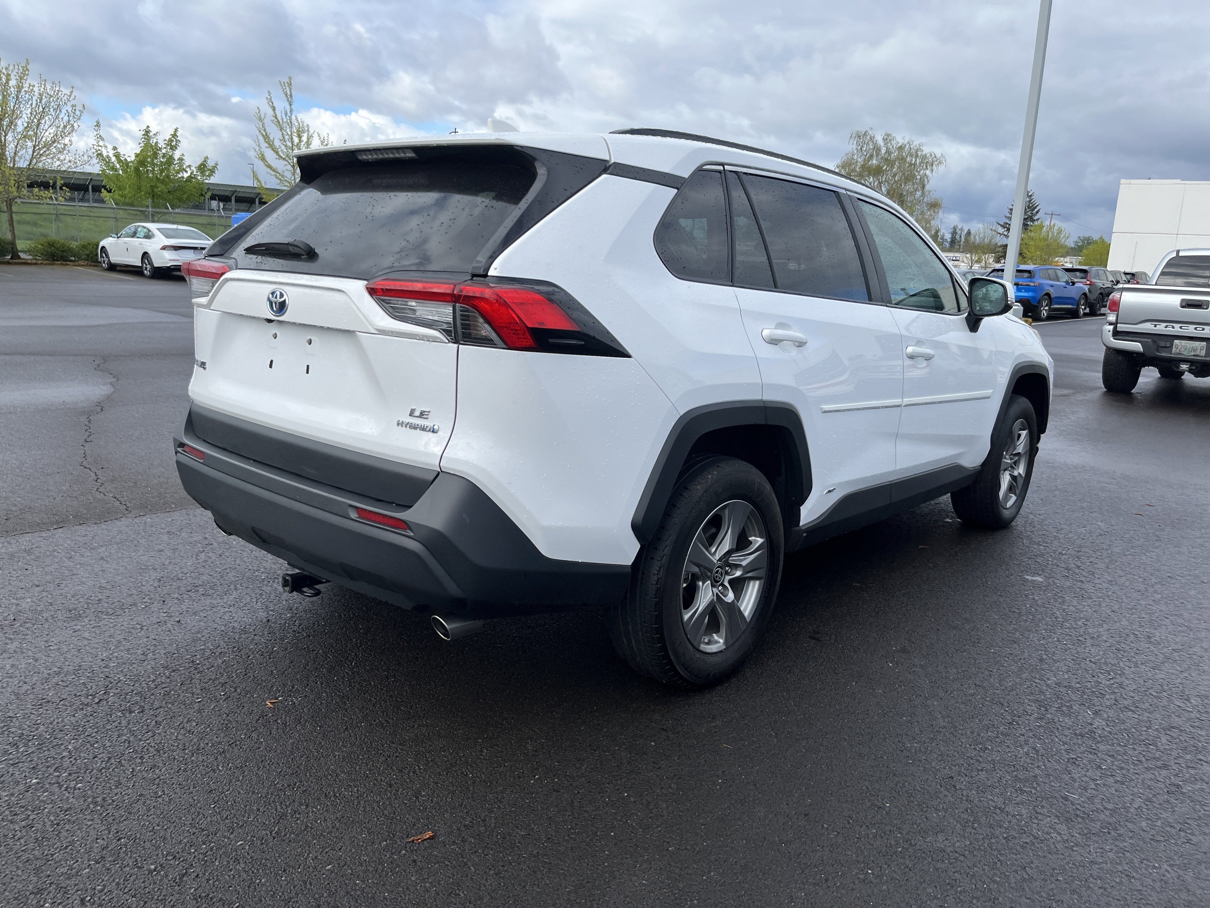 2024 Toyota RAV4 Hybrid LE