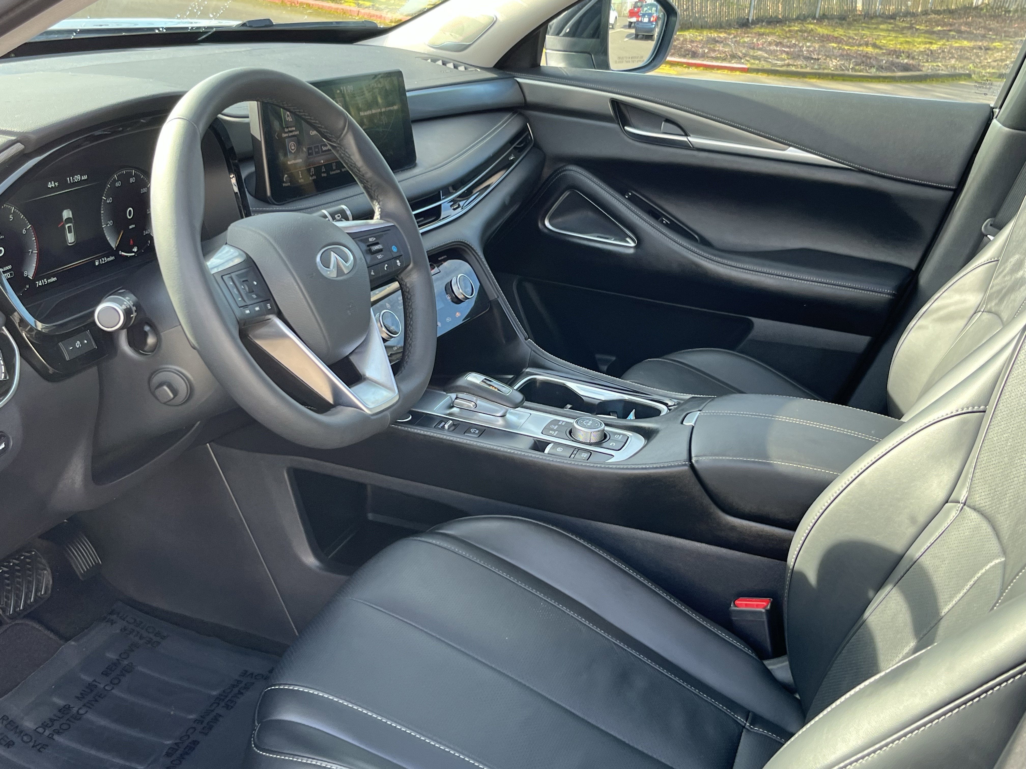 2025 INFINITI QX60 LUXE