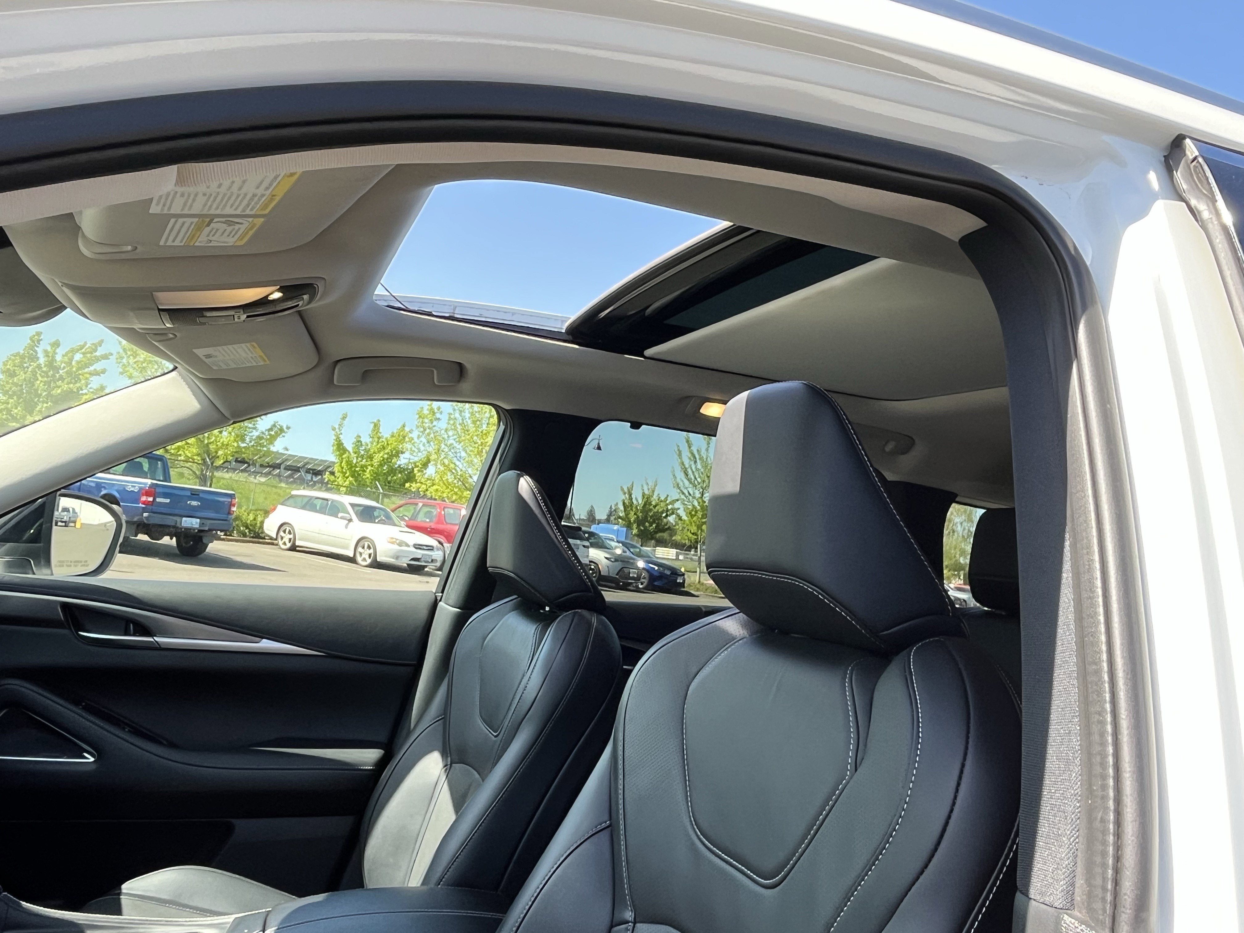 2023 INFINITI QX60 LUXE