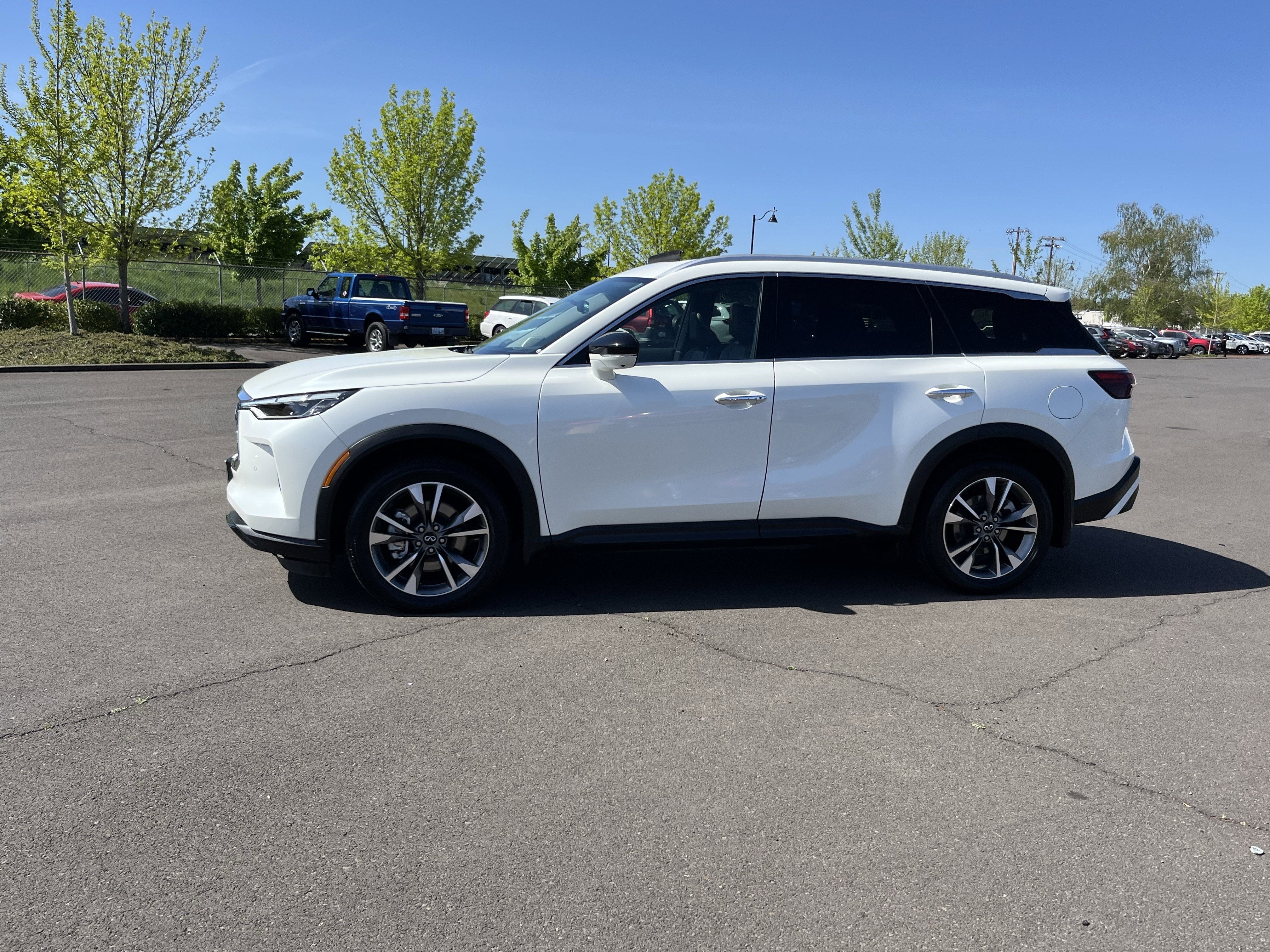 2023 INFINITI QX60 LUXE