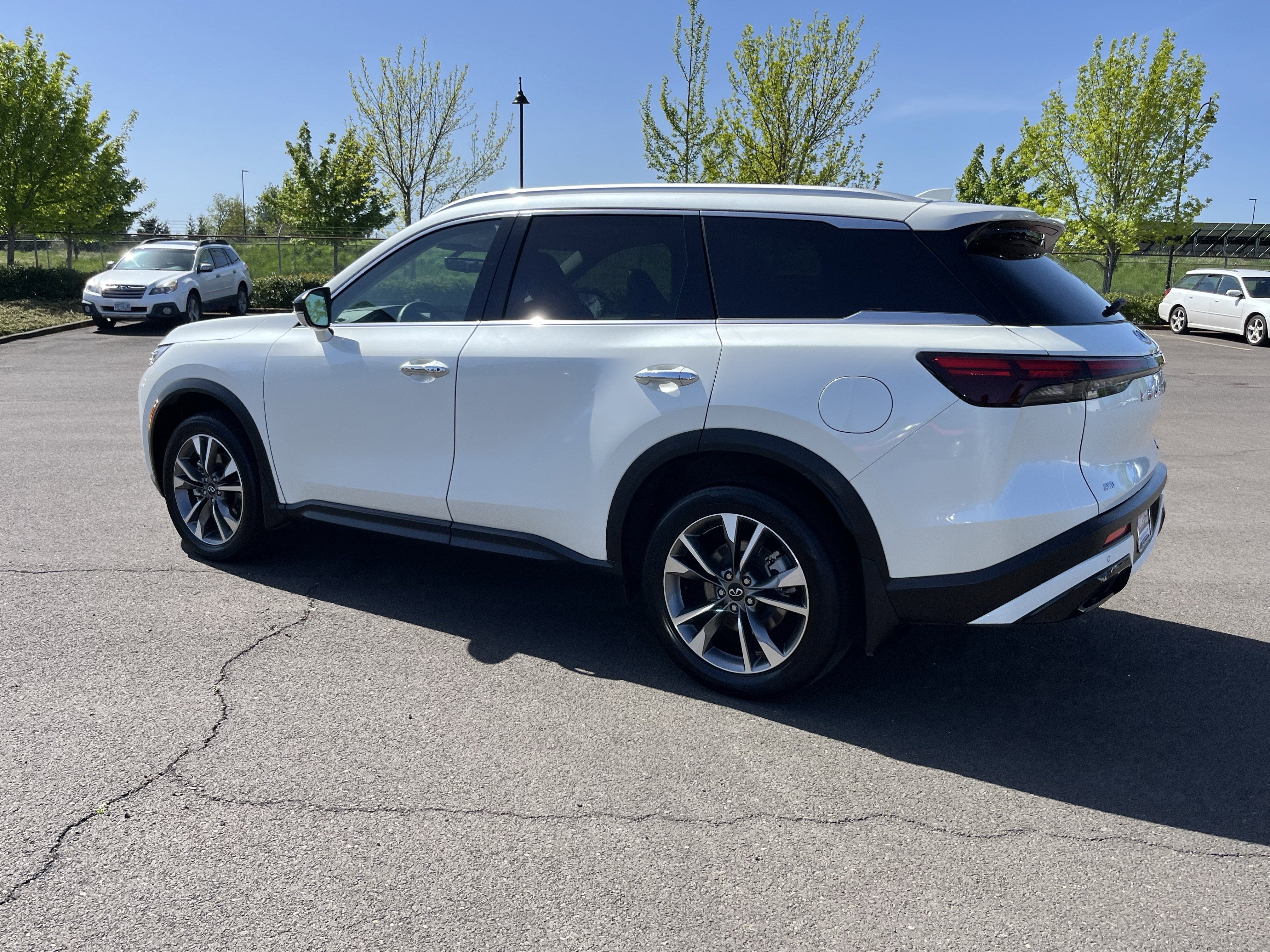 2023 INFINITI QX60 LUXE