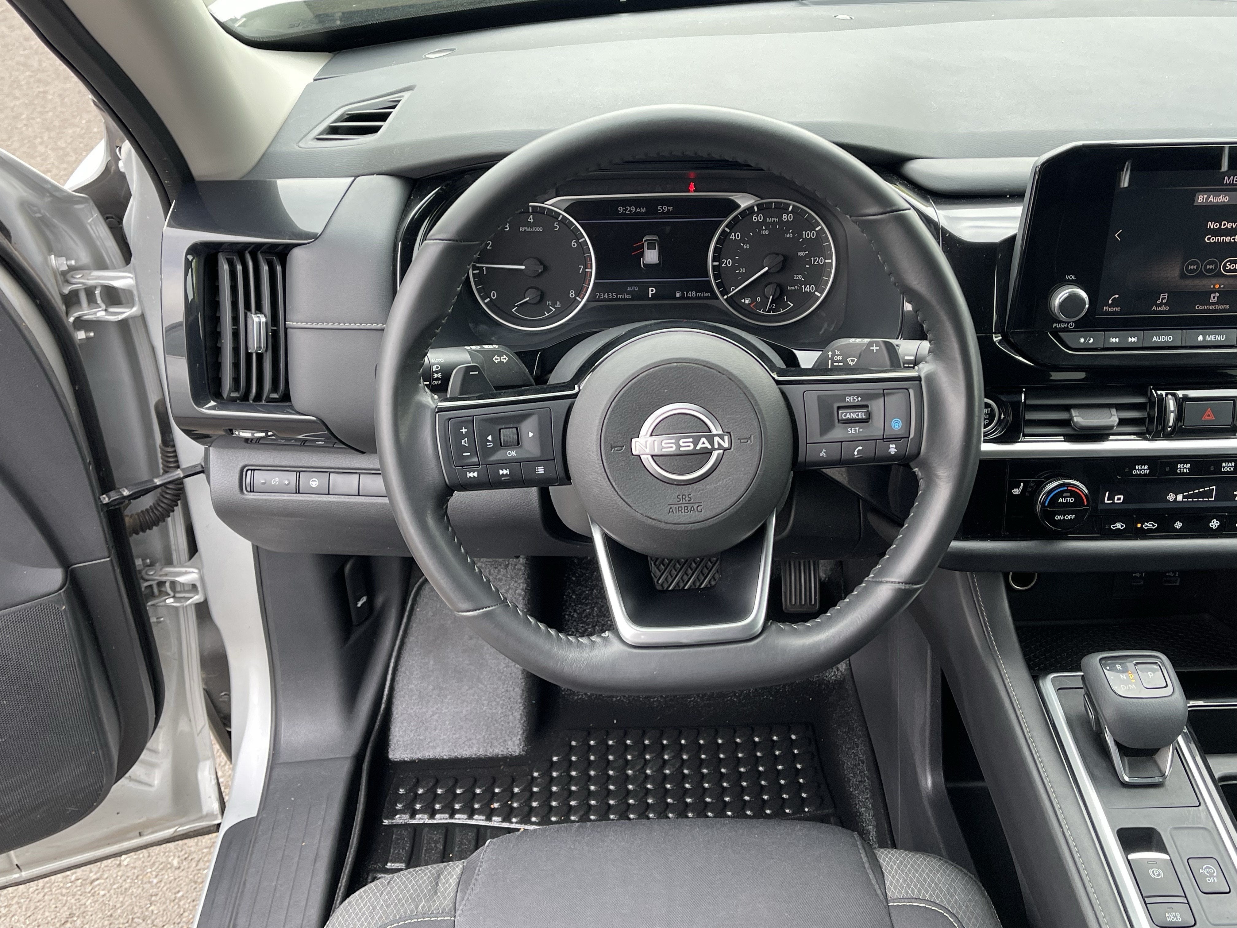 2022 Nissan Pathfinder SV