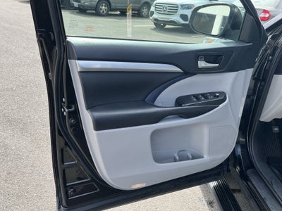 2018 Toyota Highlander SE