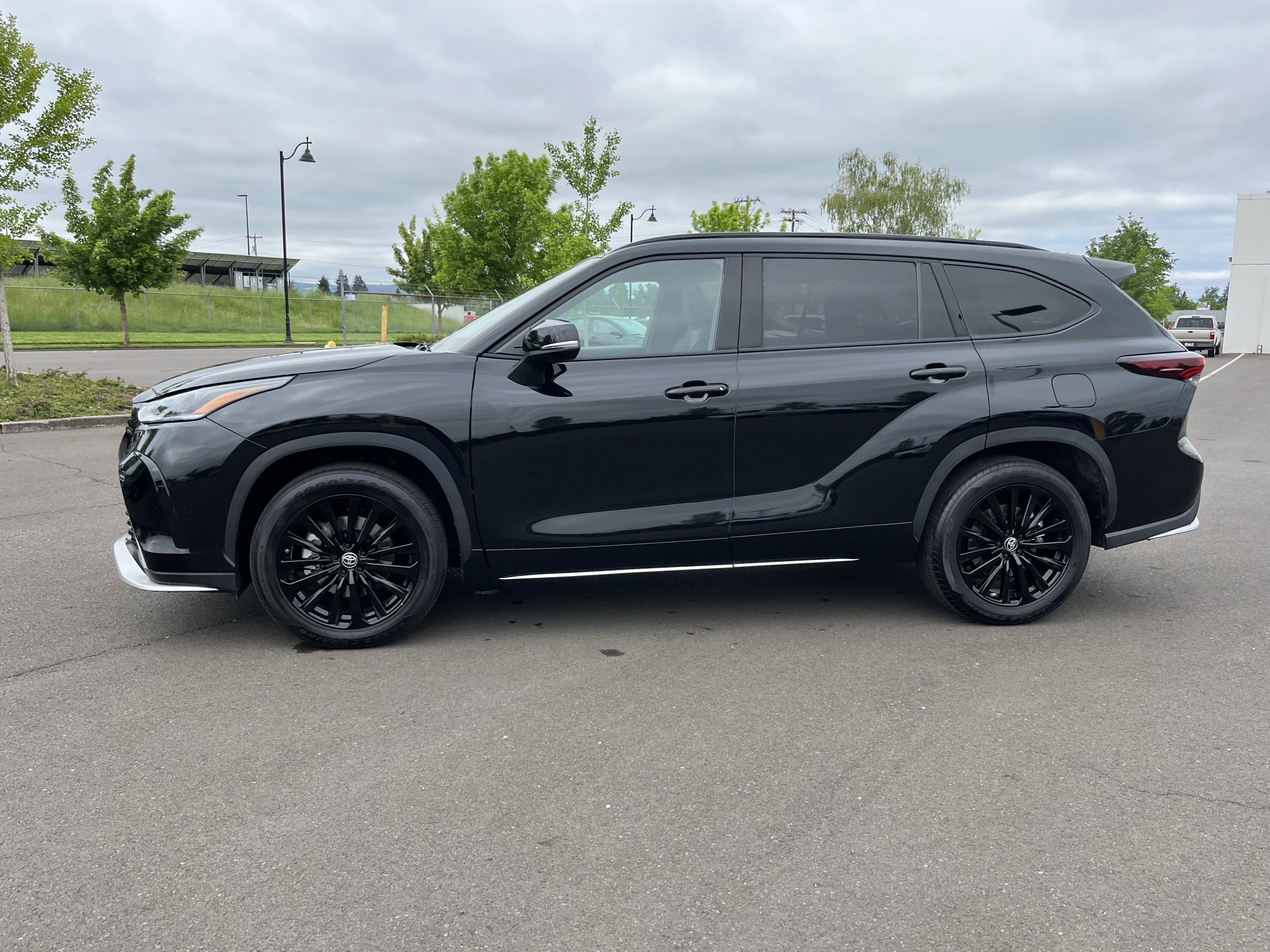 2025 Toyota Highlander LE