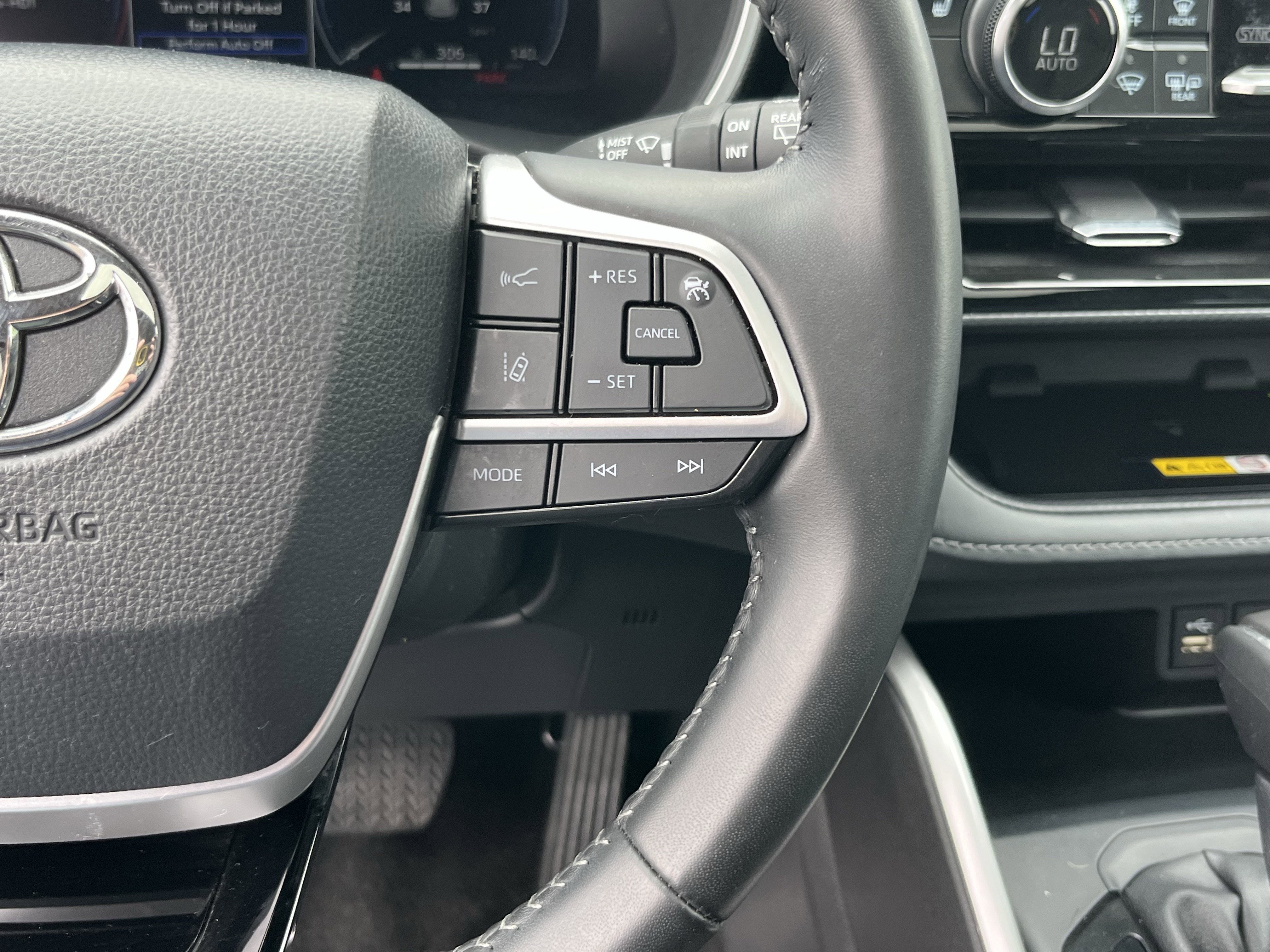2025 Toyota Highlander LE