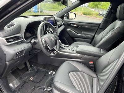 2025 Toyota Highlander LE