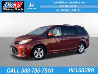2020 Toyota Sienna LE Auto Access Seat