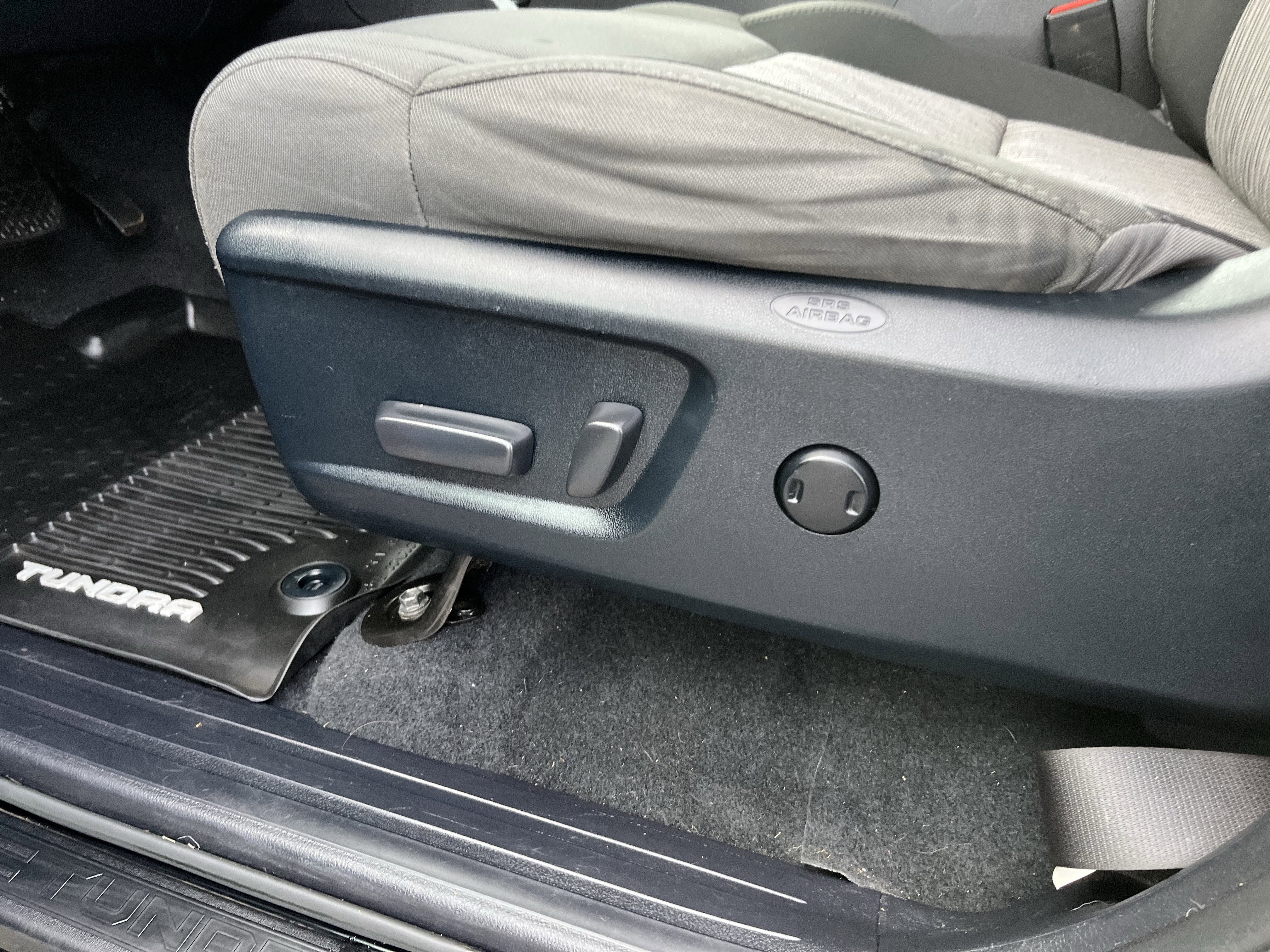 2017 Toyota Tundra SR5