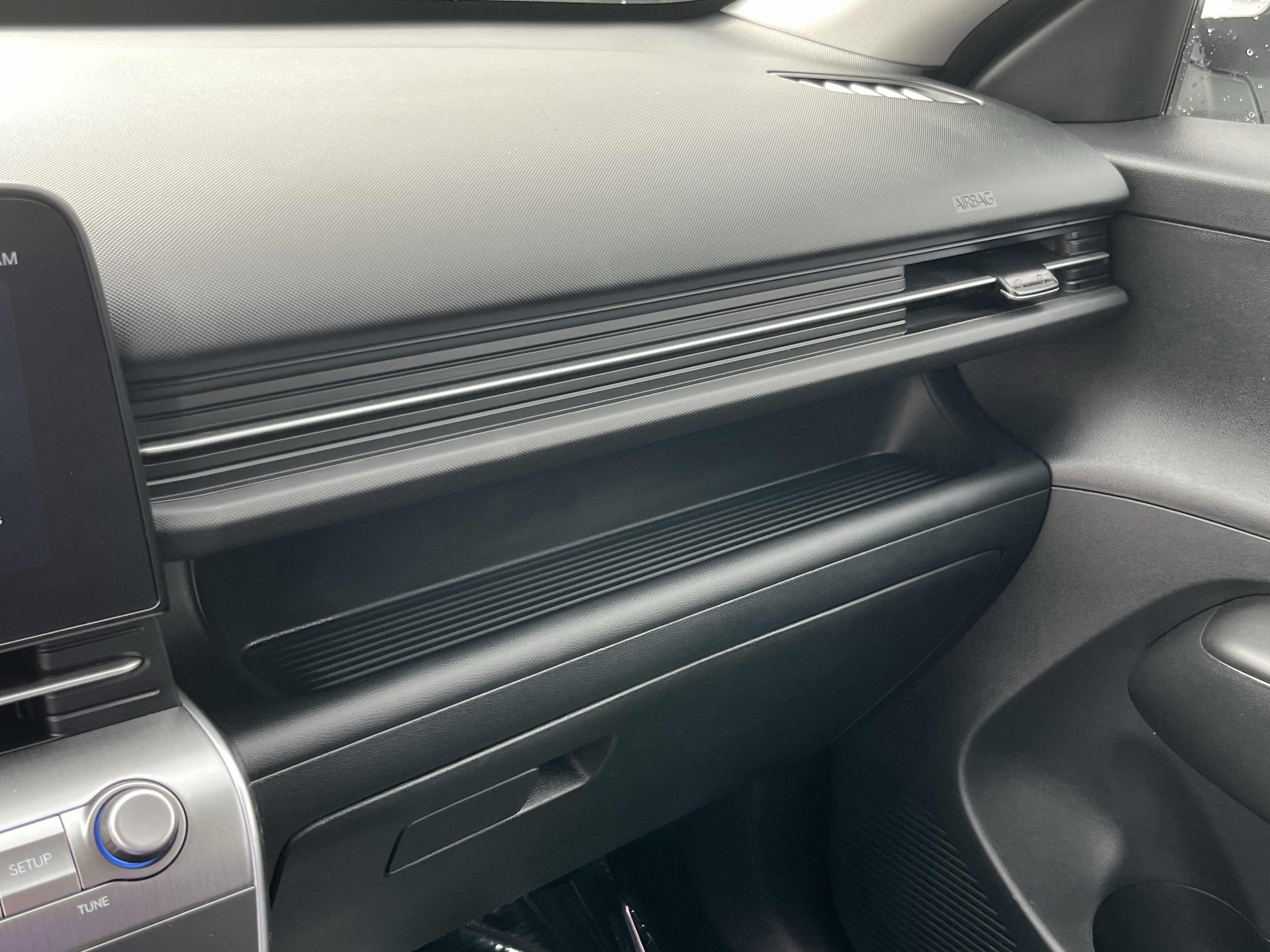 2024 Hyundai KONA SE