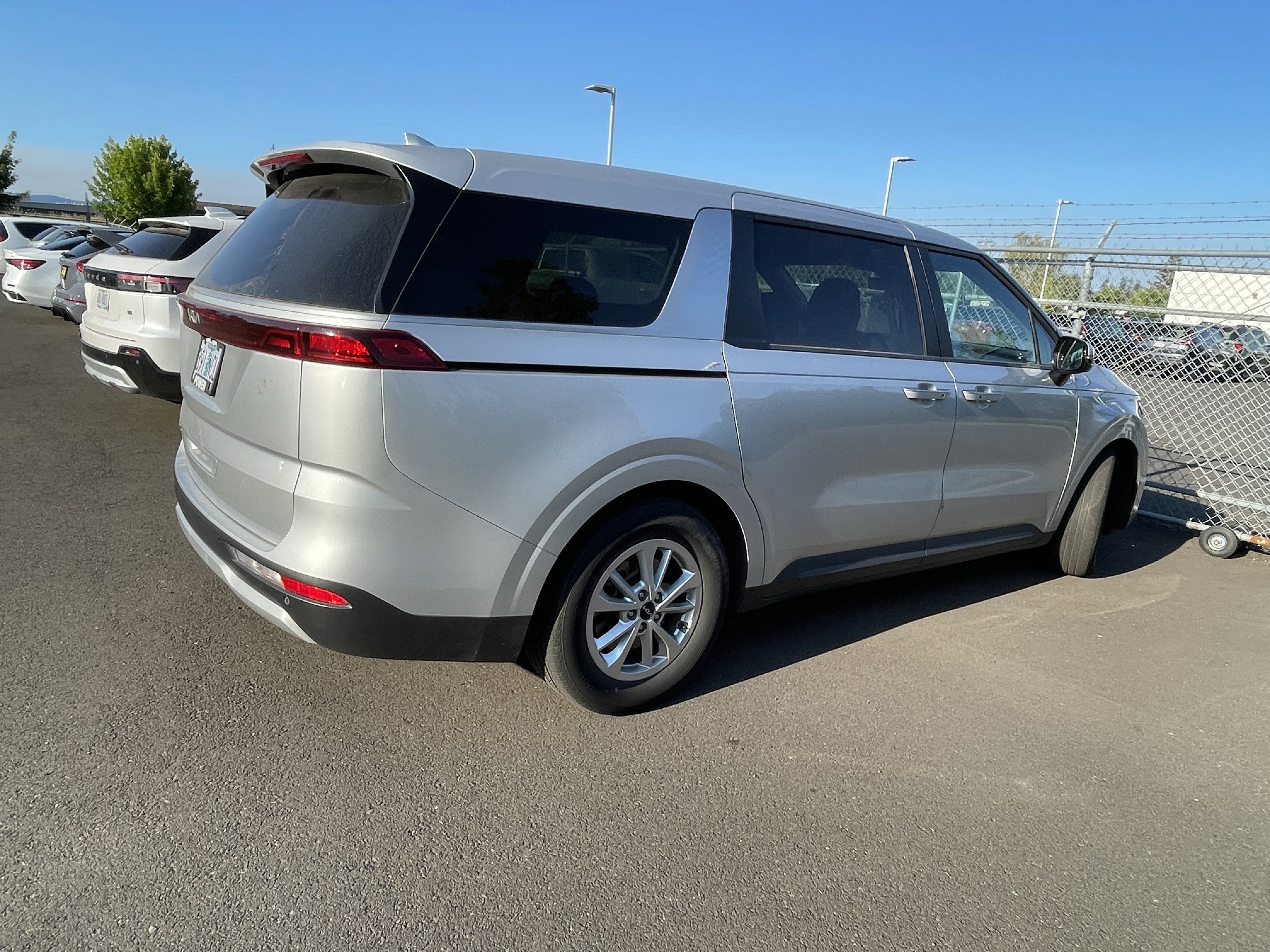 2022 Kia Carnival LXS